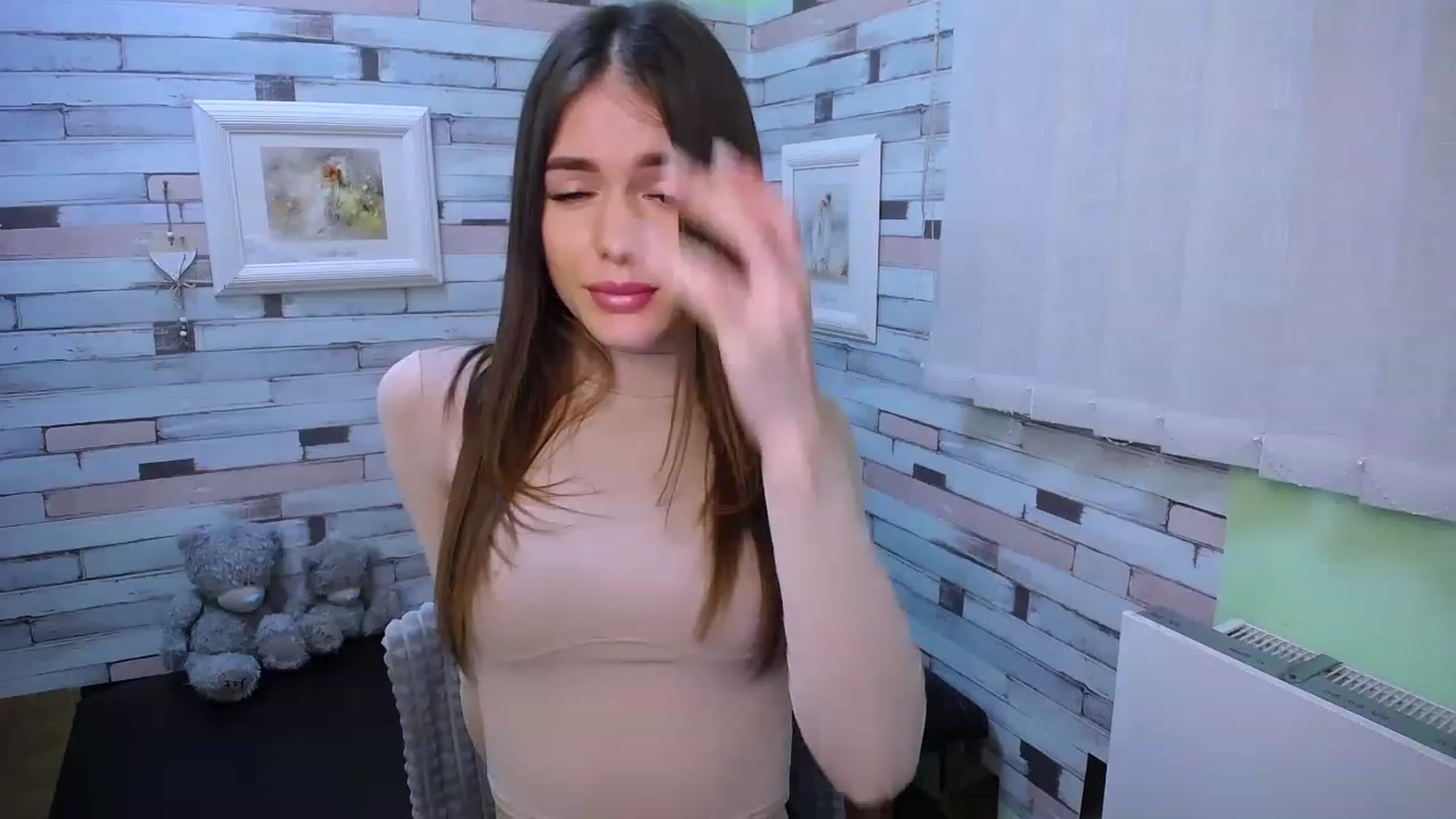 Gallery image thumbnail from Mili_Sky_'s myfreecams stream on, 03/19/2023, 10:31 image 11 of 20