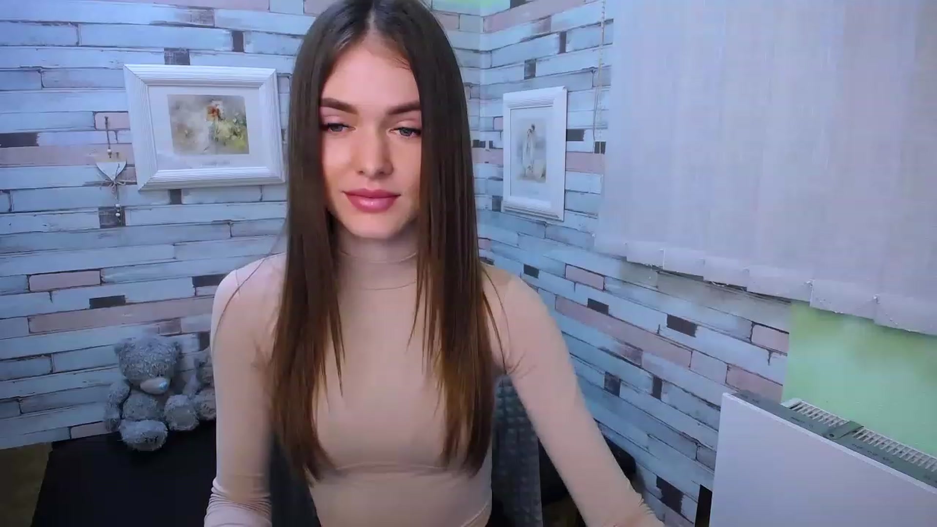 Gallery image thumbnail from Mili_Sky_'s myfreecams stream on, 03/19/2023, 10:31 image 9 of 20
