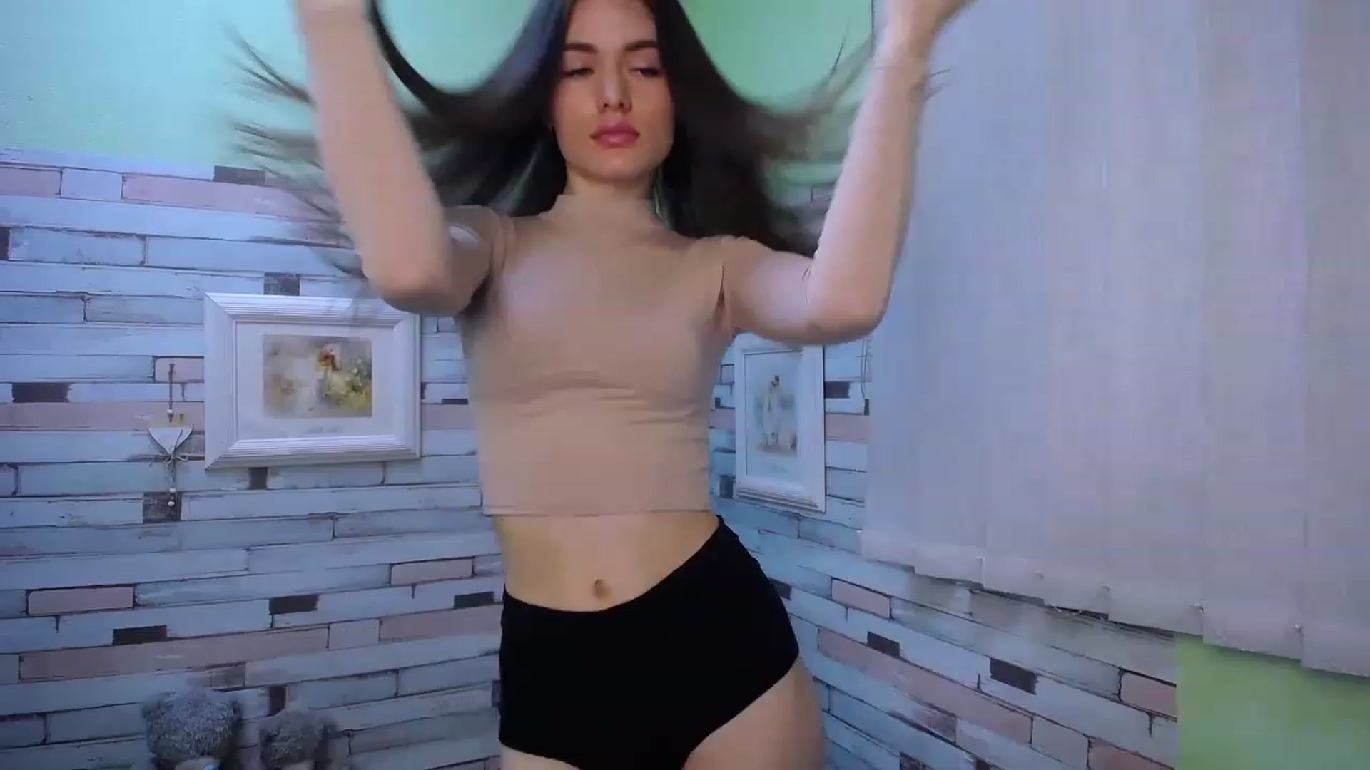 Gallery image thumbnail from Mili_Sky_'s myfreecams stream on, 03/19/2023, 10:31 image 13 of 20
