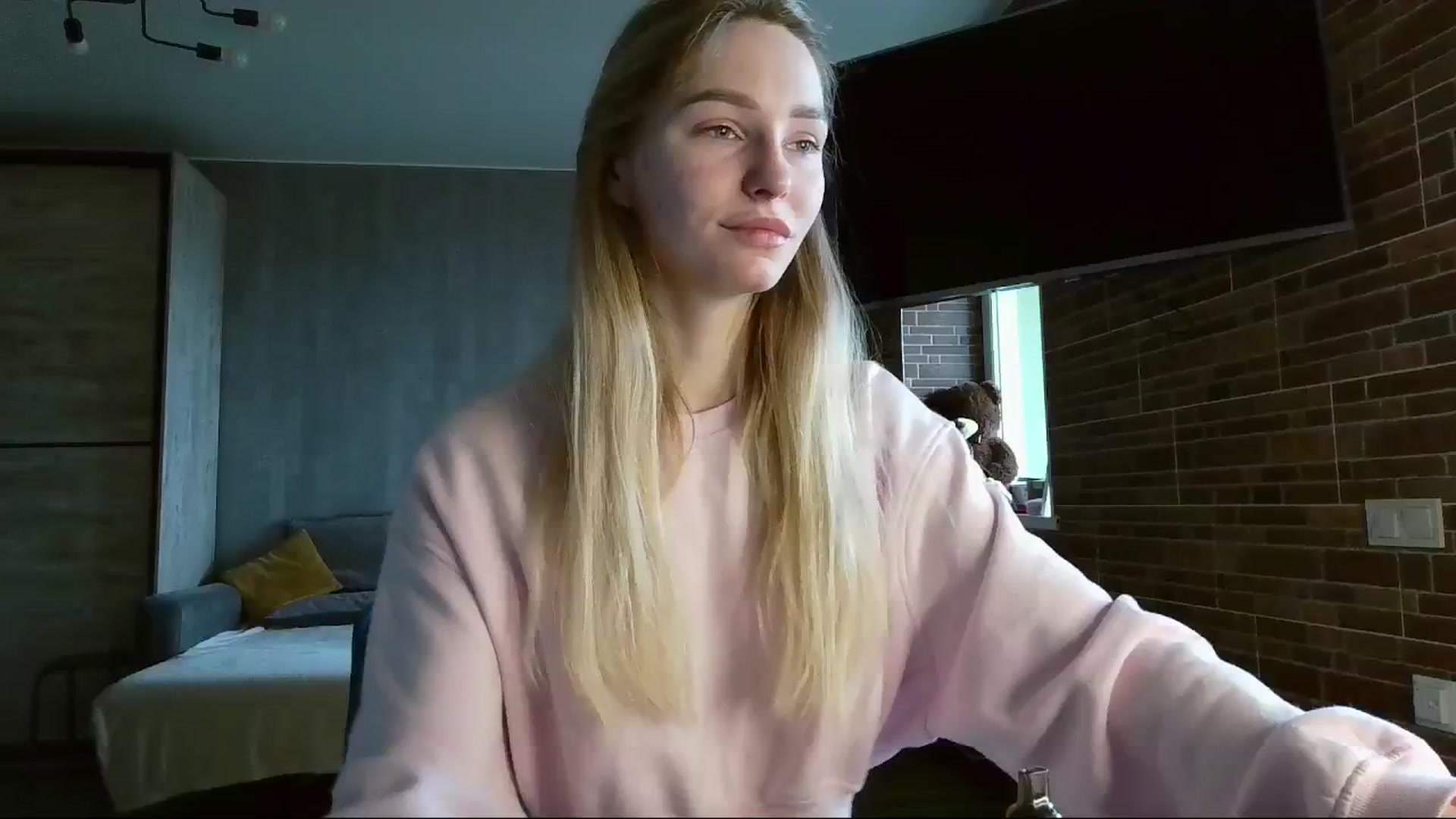Gallery image thumbnail from Miliain's myfreecams stream on, 03/04/2025, 09:32 image 2 of 20