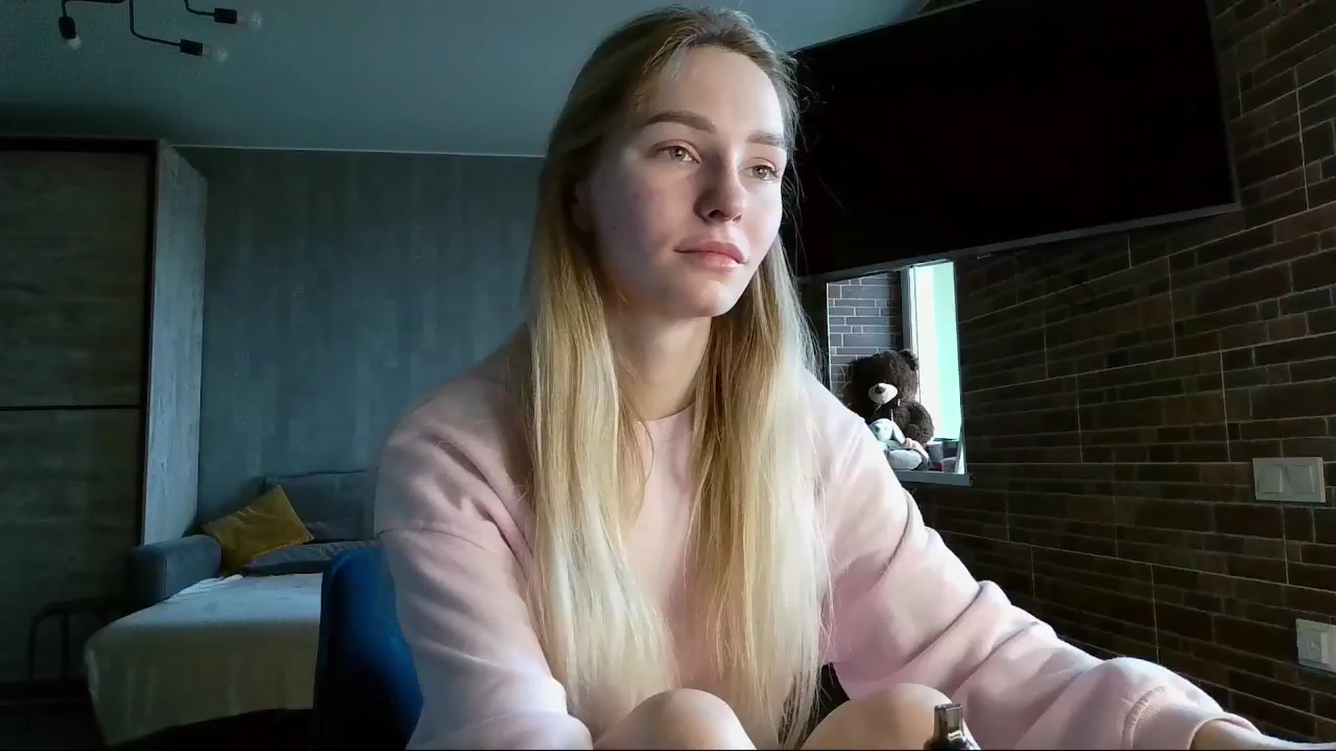 Gallery image thumbnail from Miliain's myfreecams stream on, 03/04/2025, 09:32 image 3 of 20