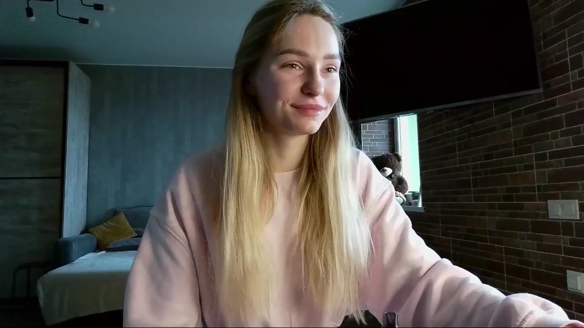 Gallery image thumbnail from Miliain's myfreecams stream on, 03/04/2025, 09:32 image 4 of 20