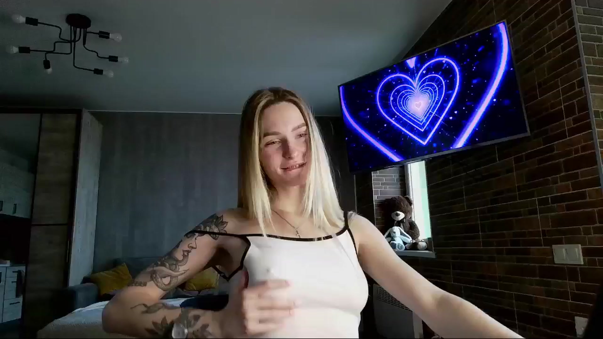 Gallery image thumbnail from Miliain's myfreecams stream on, 03/13/2025, 12:20 image 6 of 20