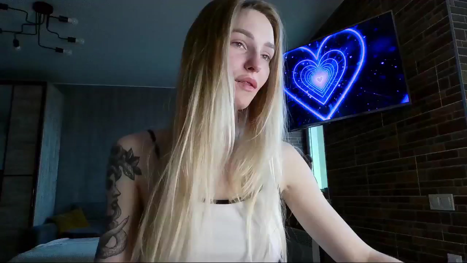 Gallery image thumbnail from Miliain's myfreecams stream on, 03/13/2025, 12:20 image 13 of 20