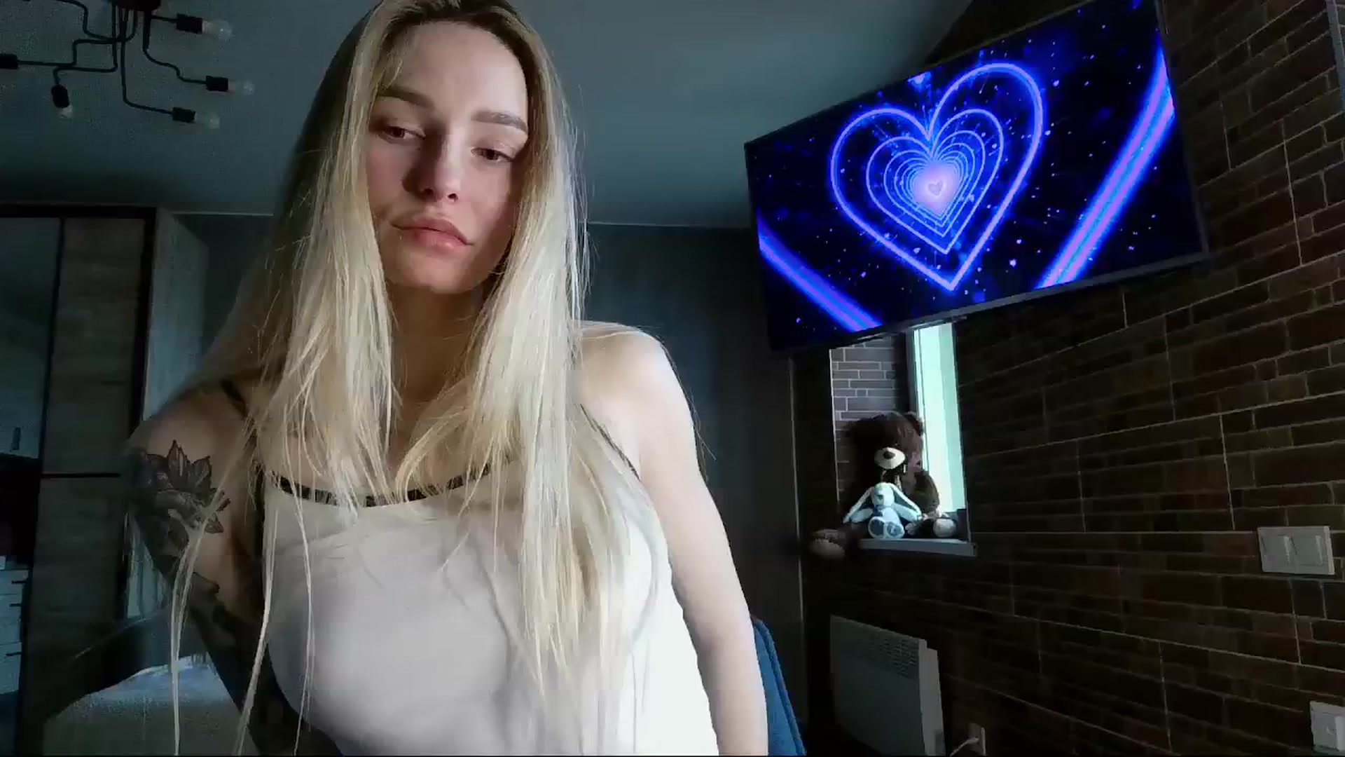 Gallery image thumbnail from Miliain's myfreecams stream on, 03/13/2025, 14:26 image 8 of 20