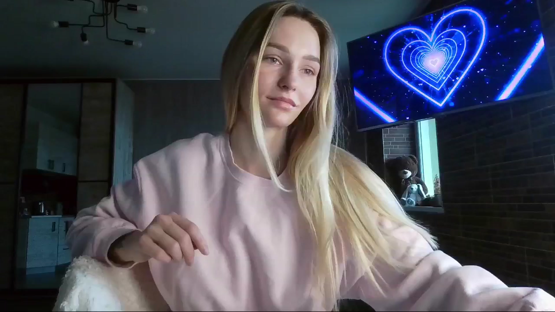 Gallery image thumbnail from Miliain's myfreecams stream on, 04/01/2025, 13:11 image 8 of 20