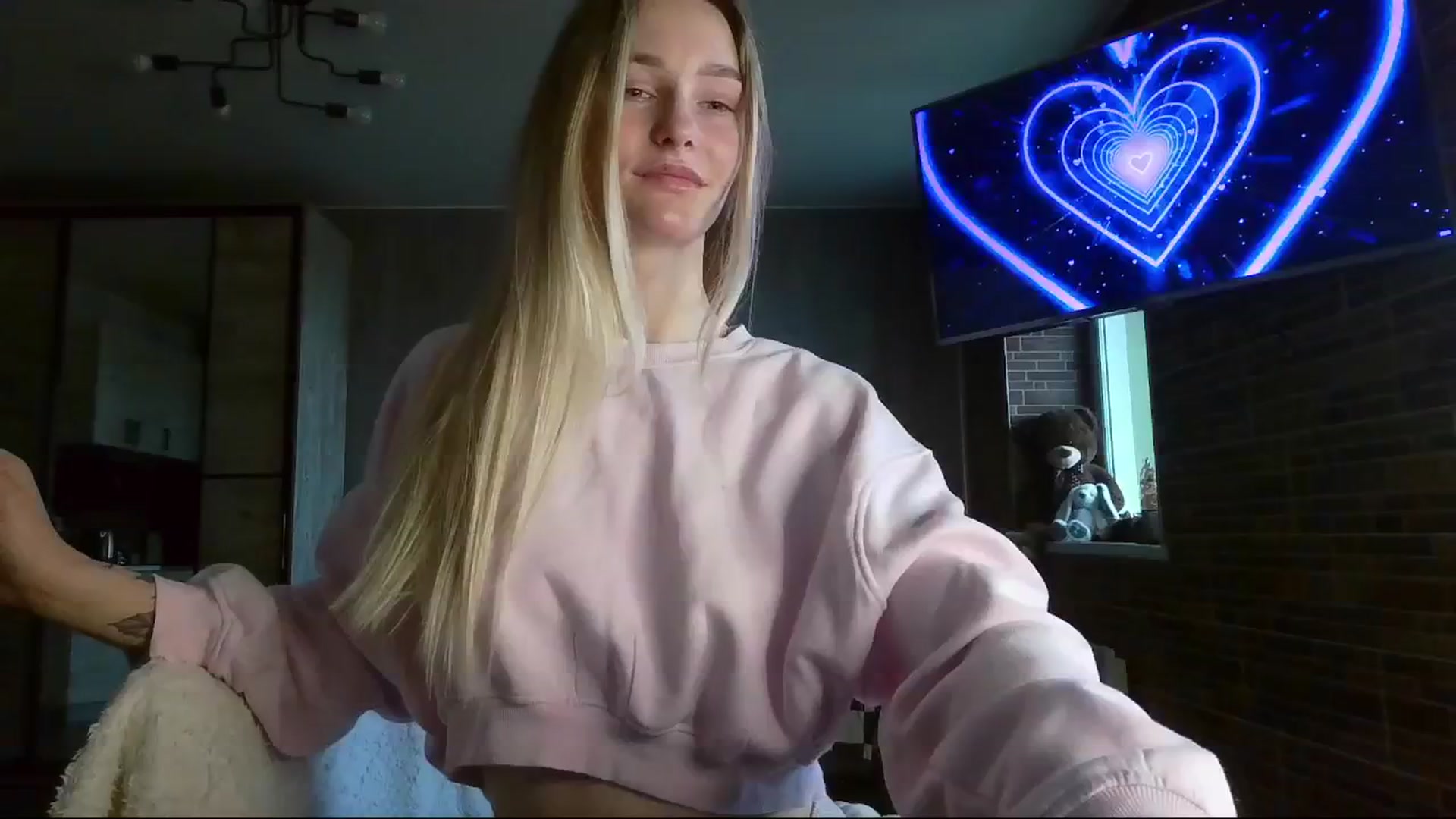 Gallery image thumbnail from Miliain's myfreecams stream on, 04/01/2025, 13:11 image 6 of 20