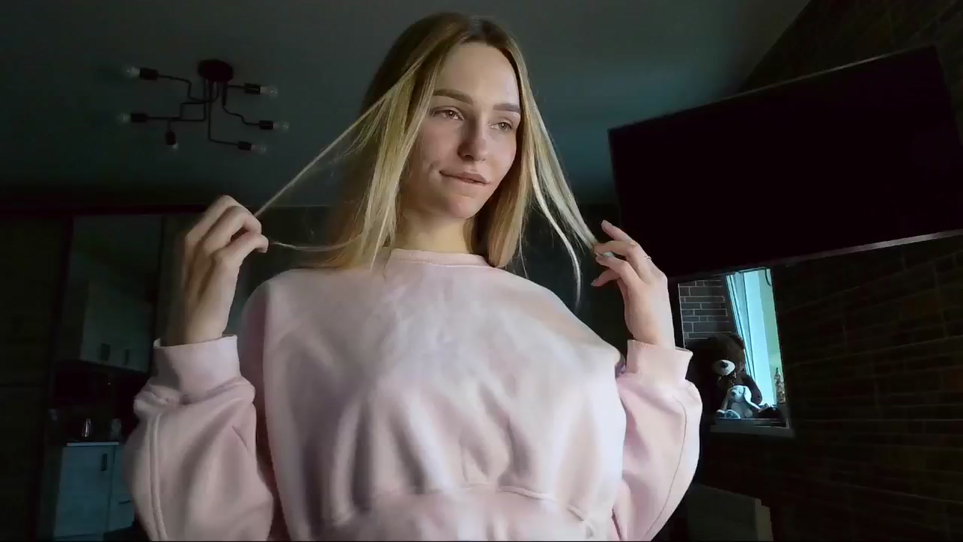 Gallery image thumbnail from Miliain's myfreecams stream on, 04/03/2025, 13:39 image 16 of 20