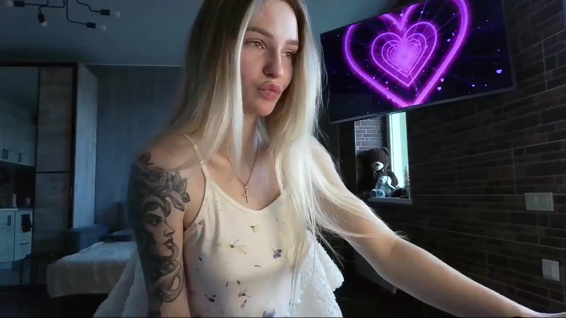 Gallery image thumbnail from Miliain's myfreecams stream on, 04/04/2025, 11:54 image 6 of 20