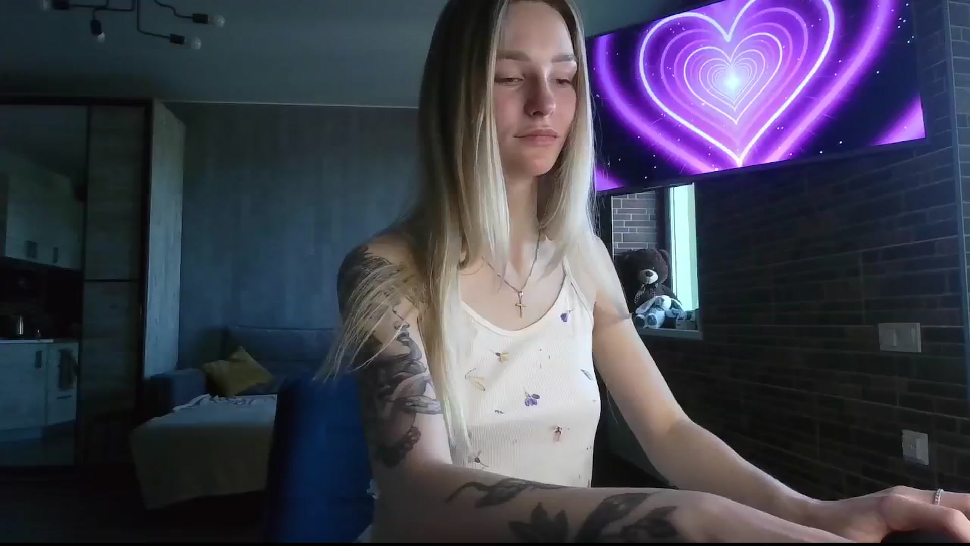 Gallery image thumbnail from Miliain's myfreecams stream on, 05/04/2025, 13:39 image 5 of 20