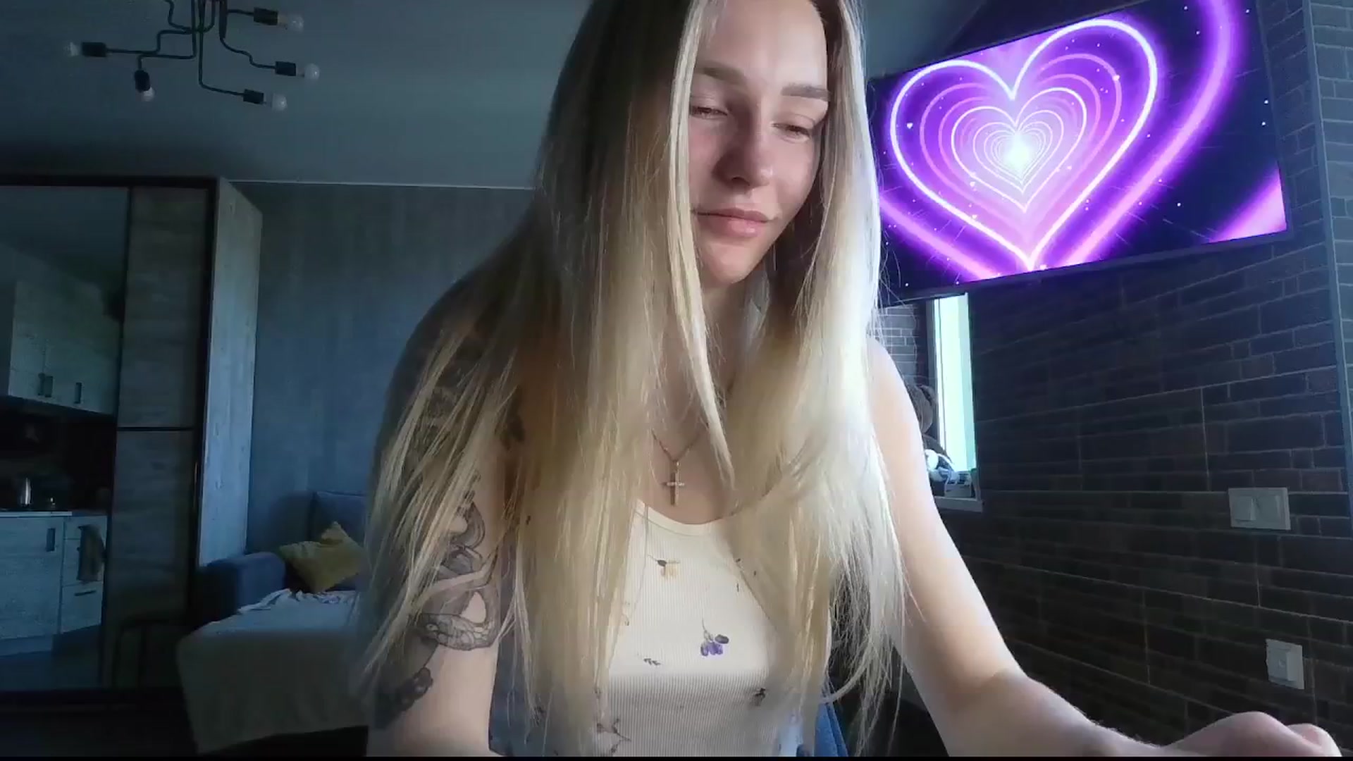 Gallery image thumbnail from Miliain's myfreecams stream on, 05/04/2025, 13:39 image 3 of 20