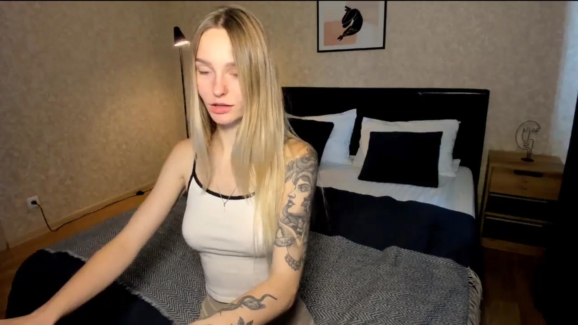 Gallery image thumbnail from Miliain's myfreecams stream on, 08/03/2025, 11:00 image 10 of 20
