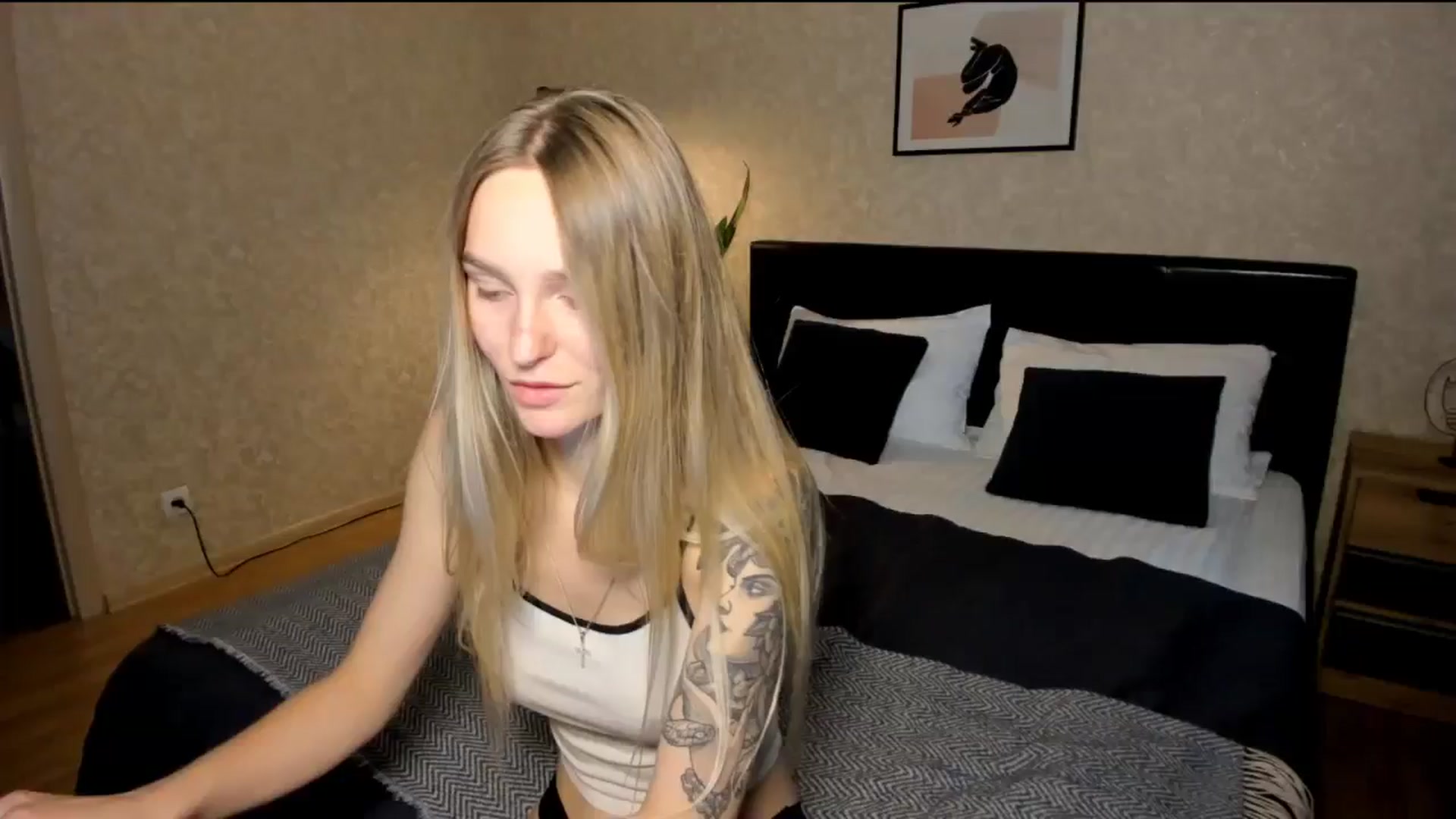 Gallery image thumbnail from Miliain's myfreecams stream on, 08/03/2025, 12:07 image 2 of 20