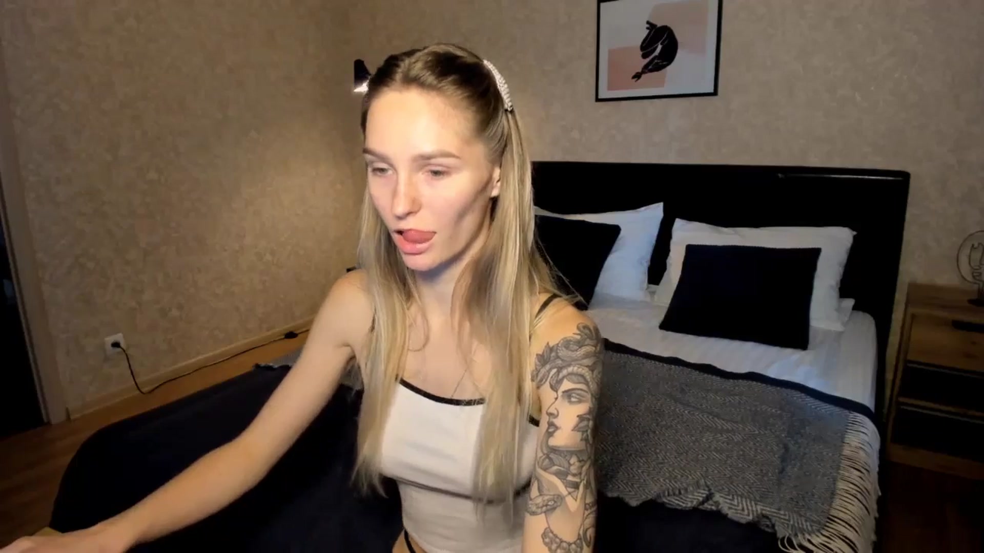 Gallery image thumbnail from Miliain's myfreecams stream on, 08/04/2025, 09:01 image 2 of 20