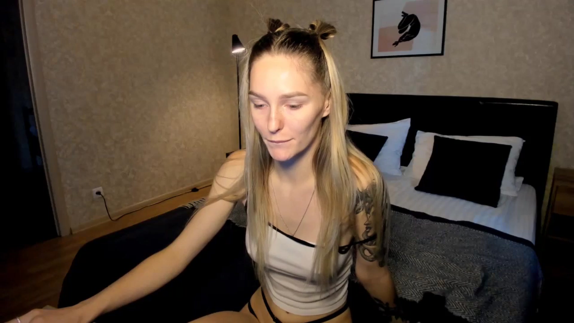 Gallery image thumbnail from Miliain's myfreecams stream on, 08/05/2025, 07:32 image 15 of 20