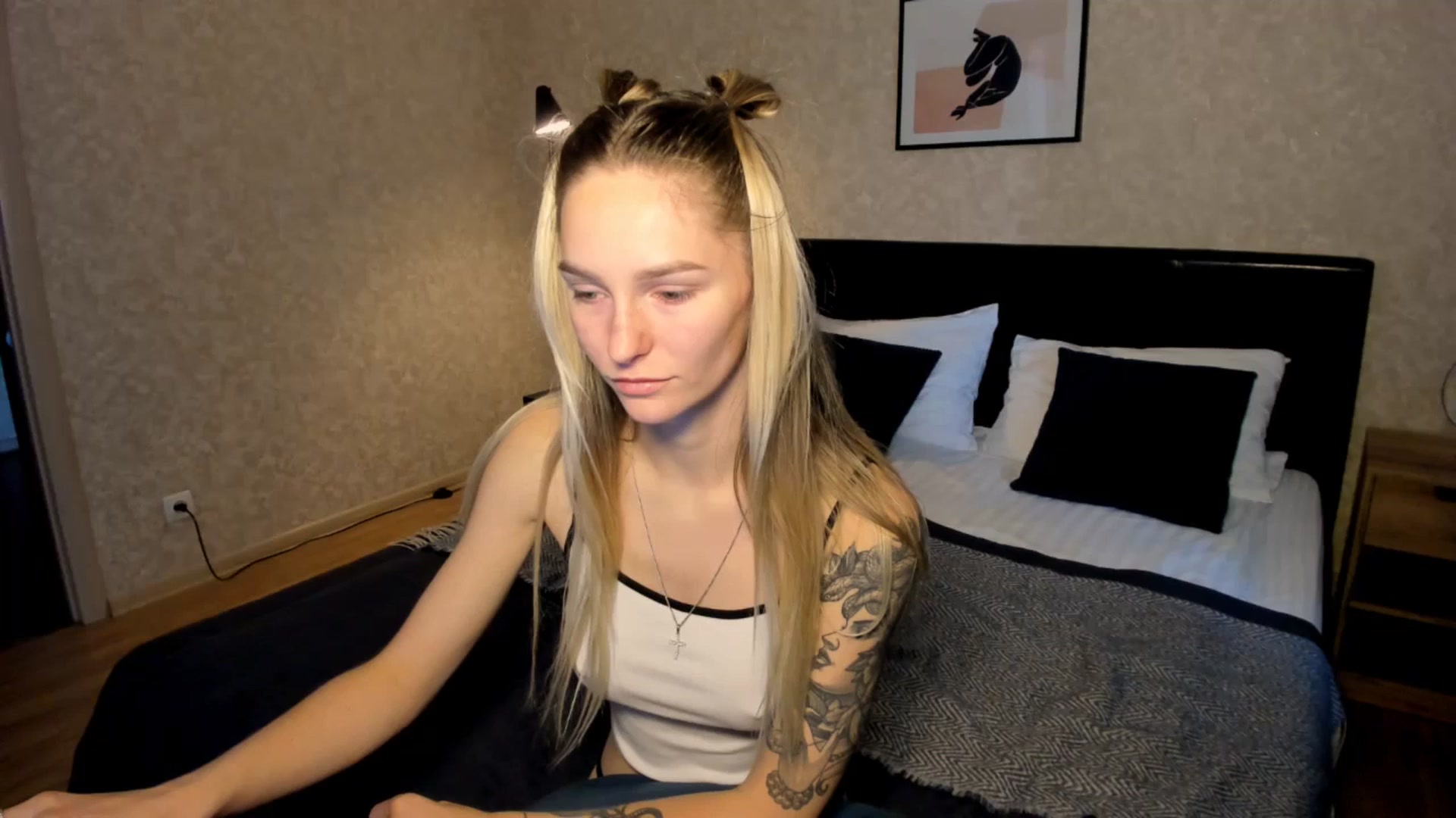 Gallery image thumbnail from Miliain's myfreecams stream on, 08/05/2025, 09:03 image 9 of 20