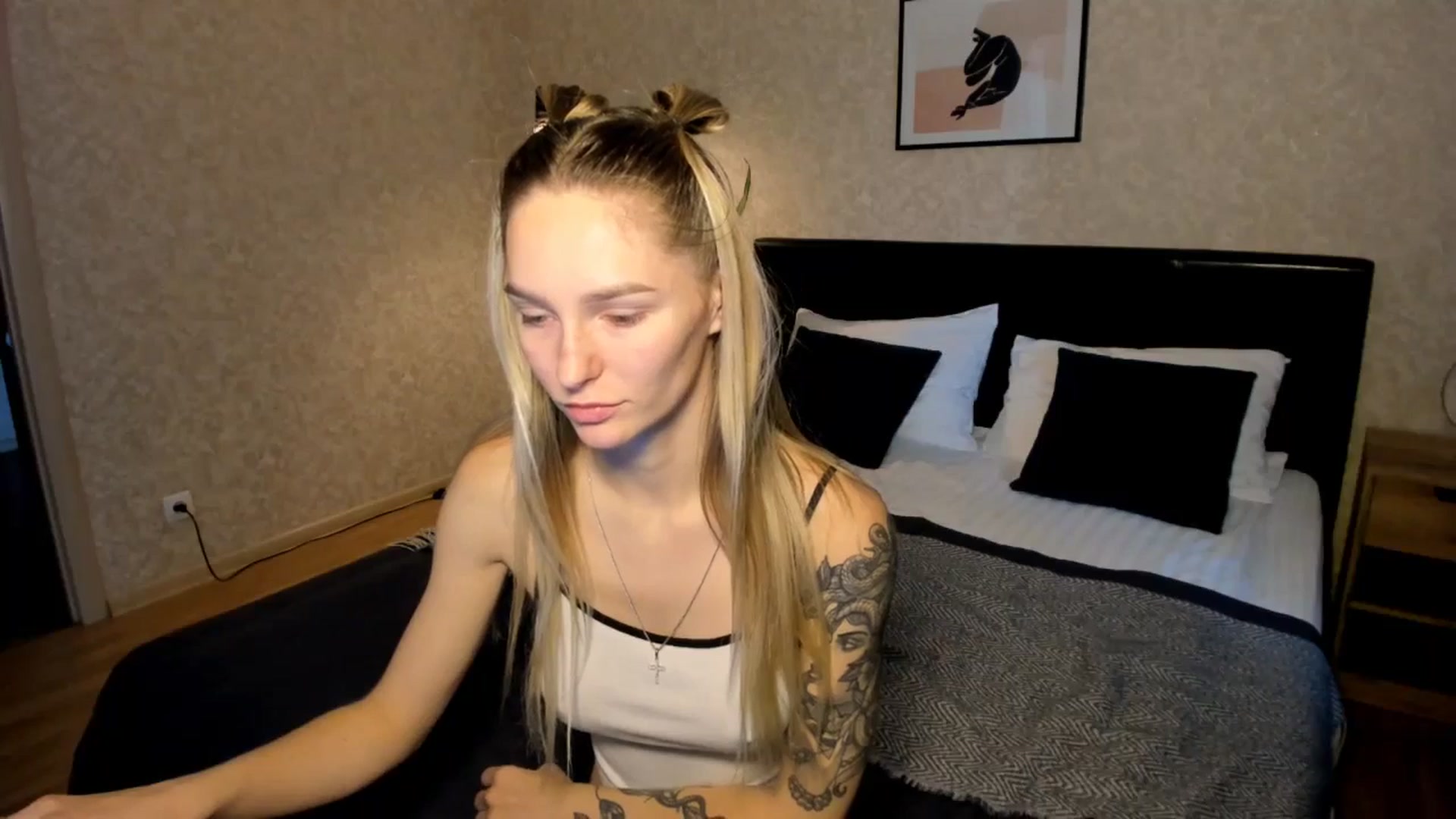 Gallery image thumbnail from Miliain's myfreecams stream on, 08/05/2025, 09:03 image 8 of 20