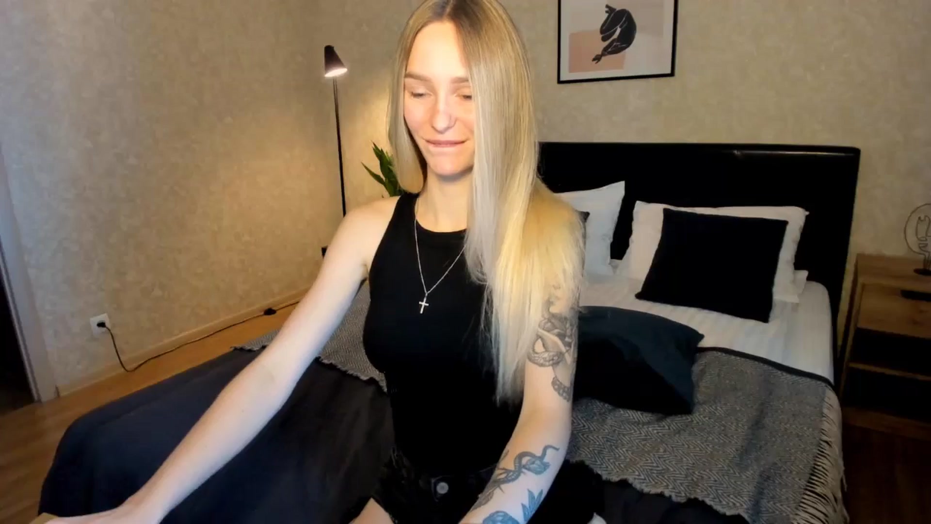 Gallery image thumbnail from Miliain's myfreecams stream on, 08/06/2025, 07:17 image 16 of 20