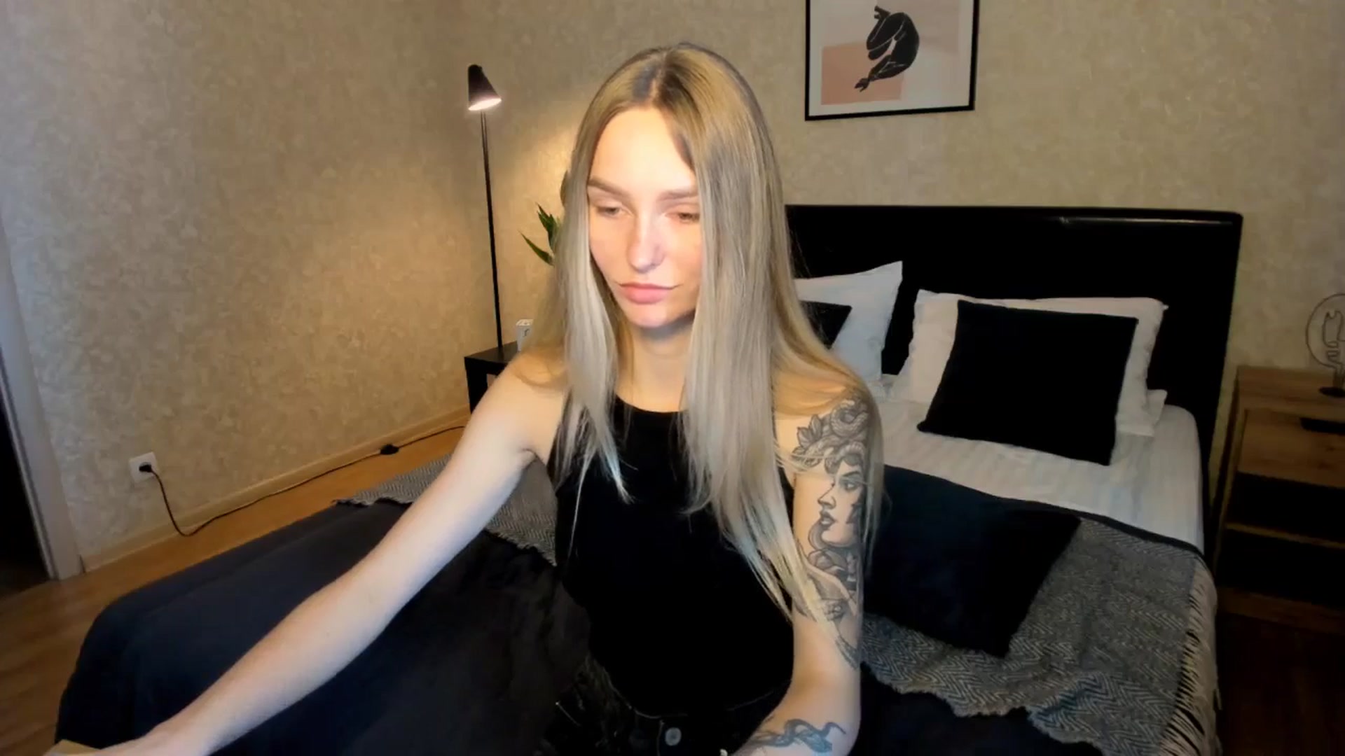 Gallery image thumbnail from Miliain's myfreecams stream on, 08/06/2025, 08:37 image 10 of 20