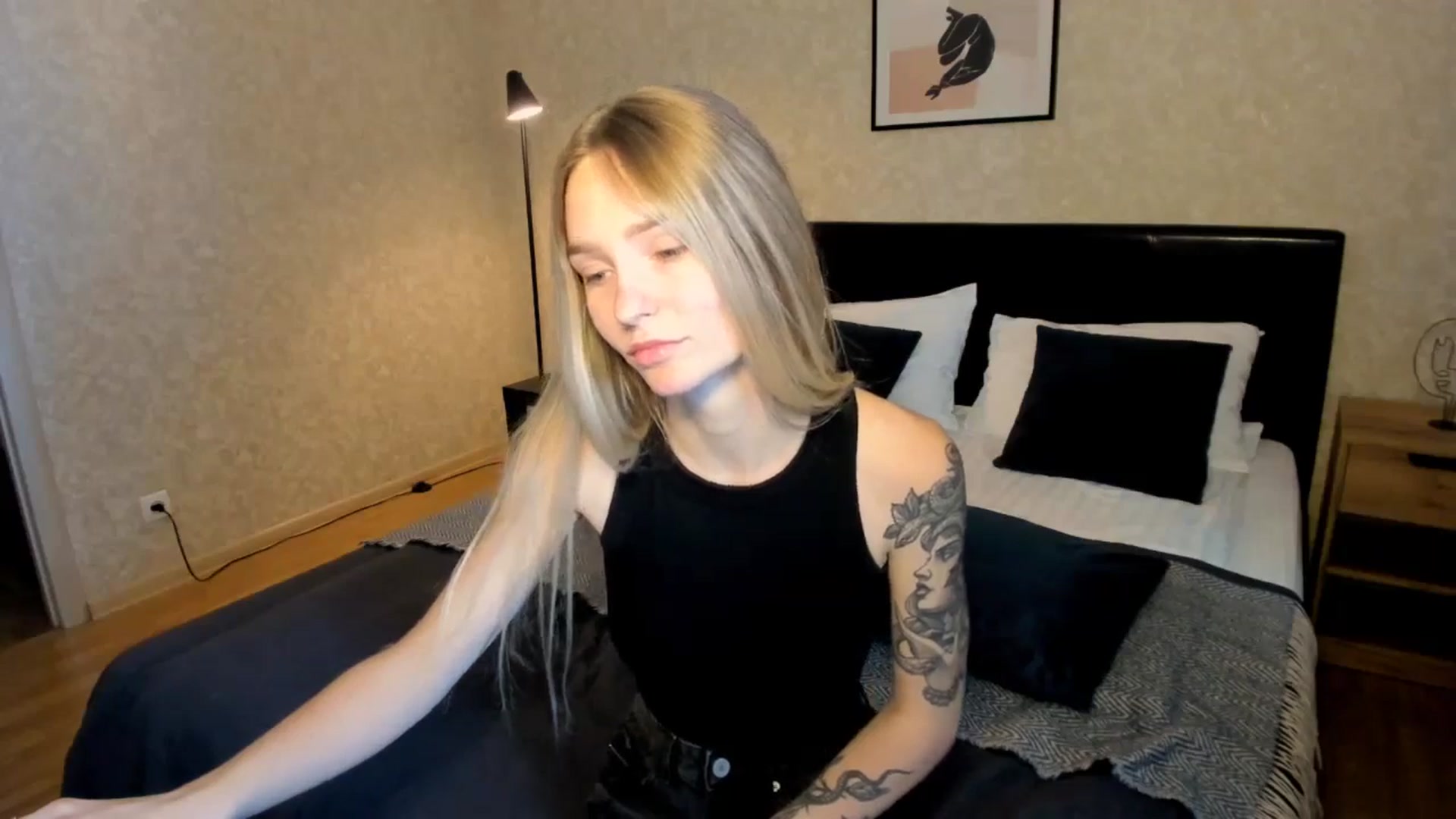 Gallery image thumbnail from Miliain's myfreecams stream on, 08/06/2025, 08:37 image 5 of 20