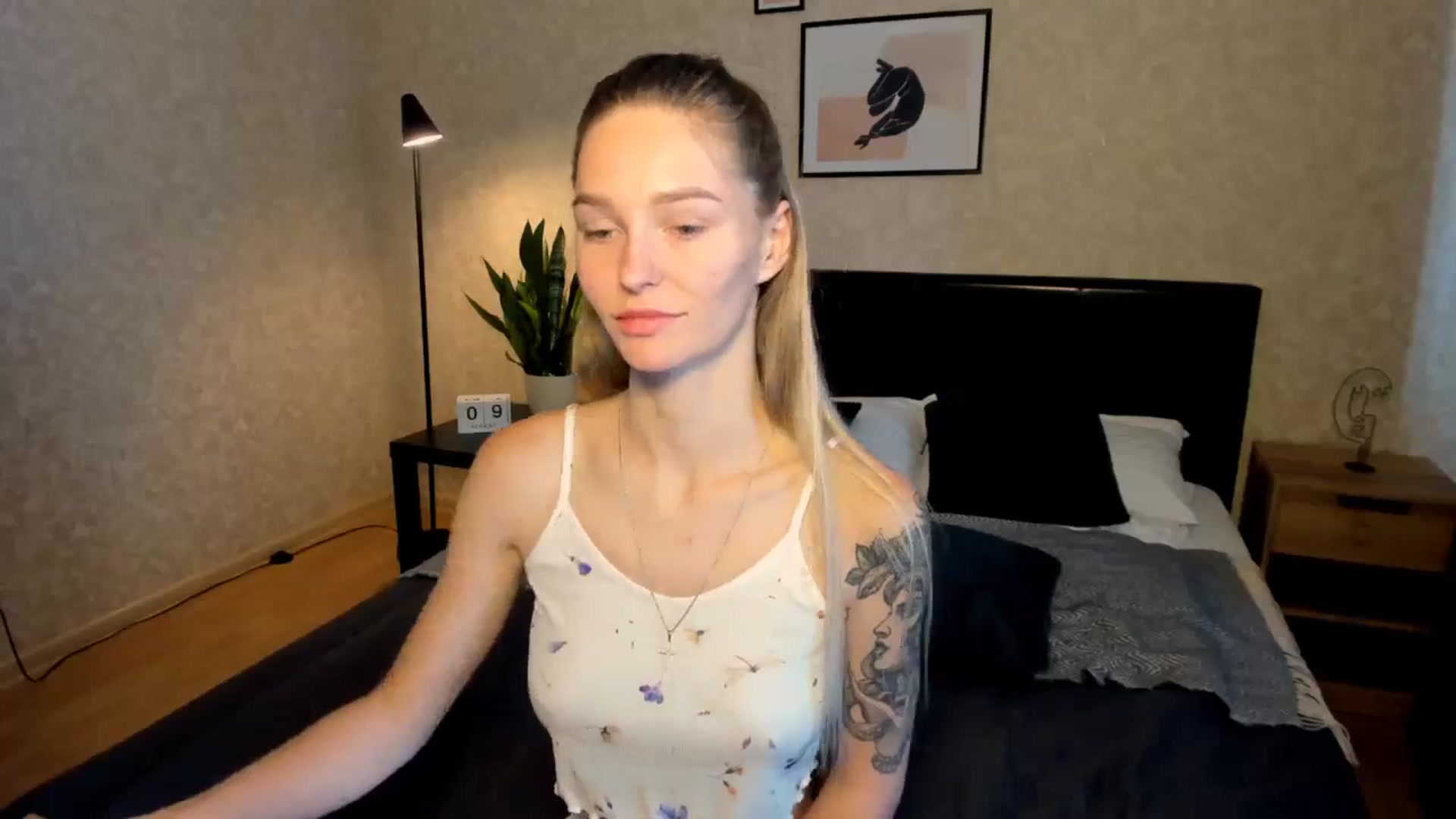 Gallery image thumbnail from Miliain's myfreecams stream on, 08/09/2025, 08:39 image 12 of 20