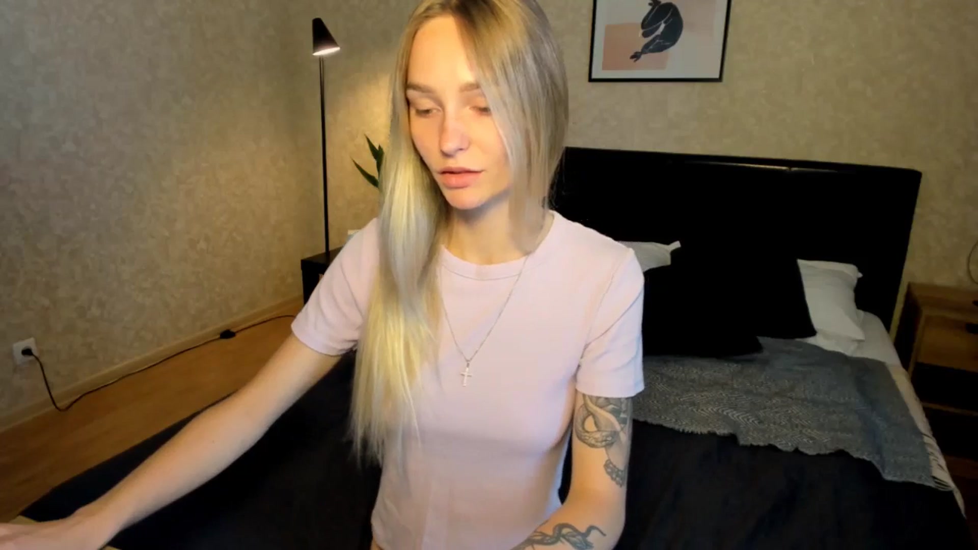 Gallery image thumbnail from Miliain's myfreecams stream on, 08/10/2025, 09:37 image 2 of 20