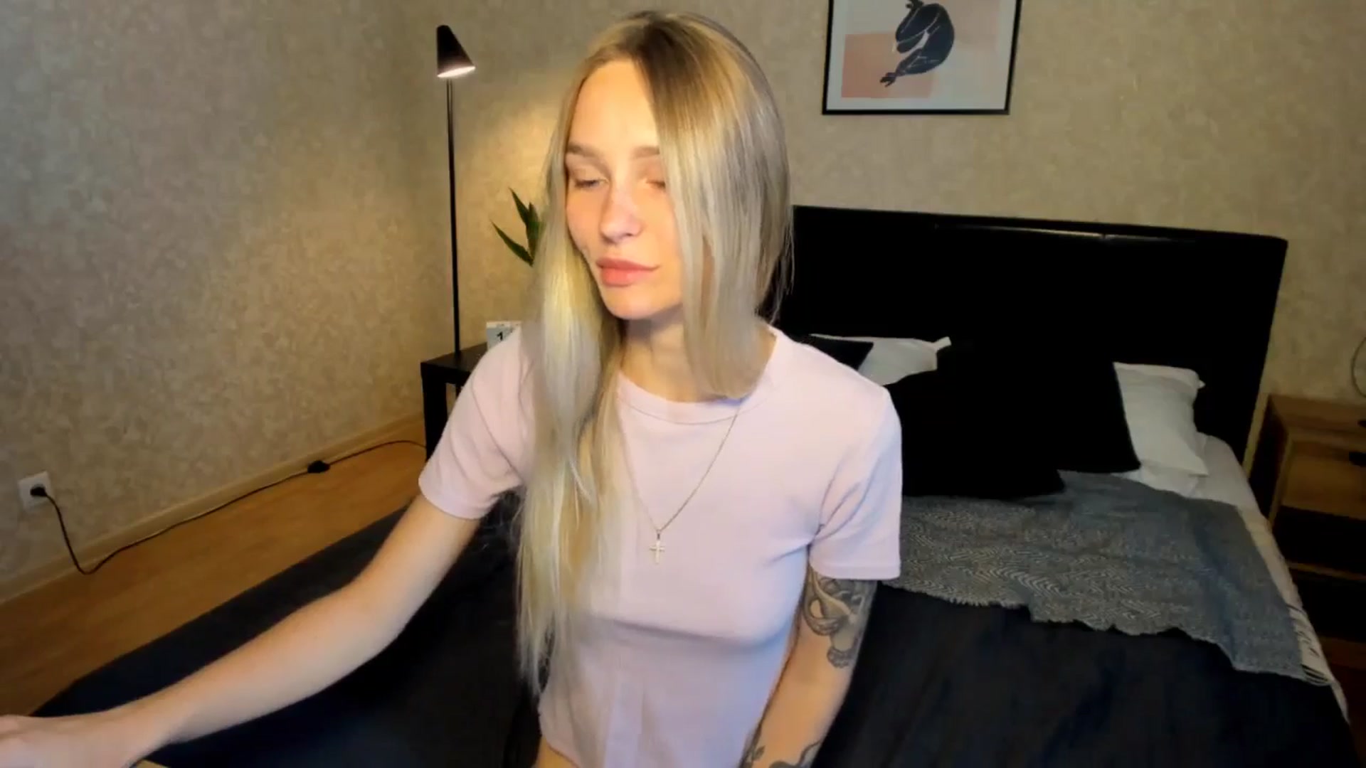 Gallery image thumbnail from Miliain's myfreecams stream on, 08/10/2025, 09:37 image 4 of 20