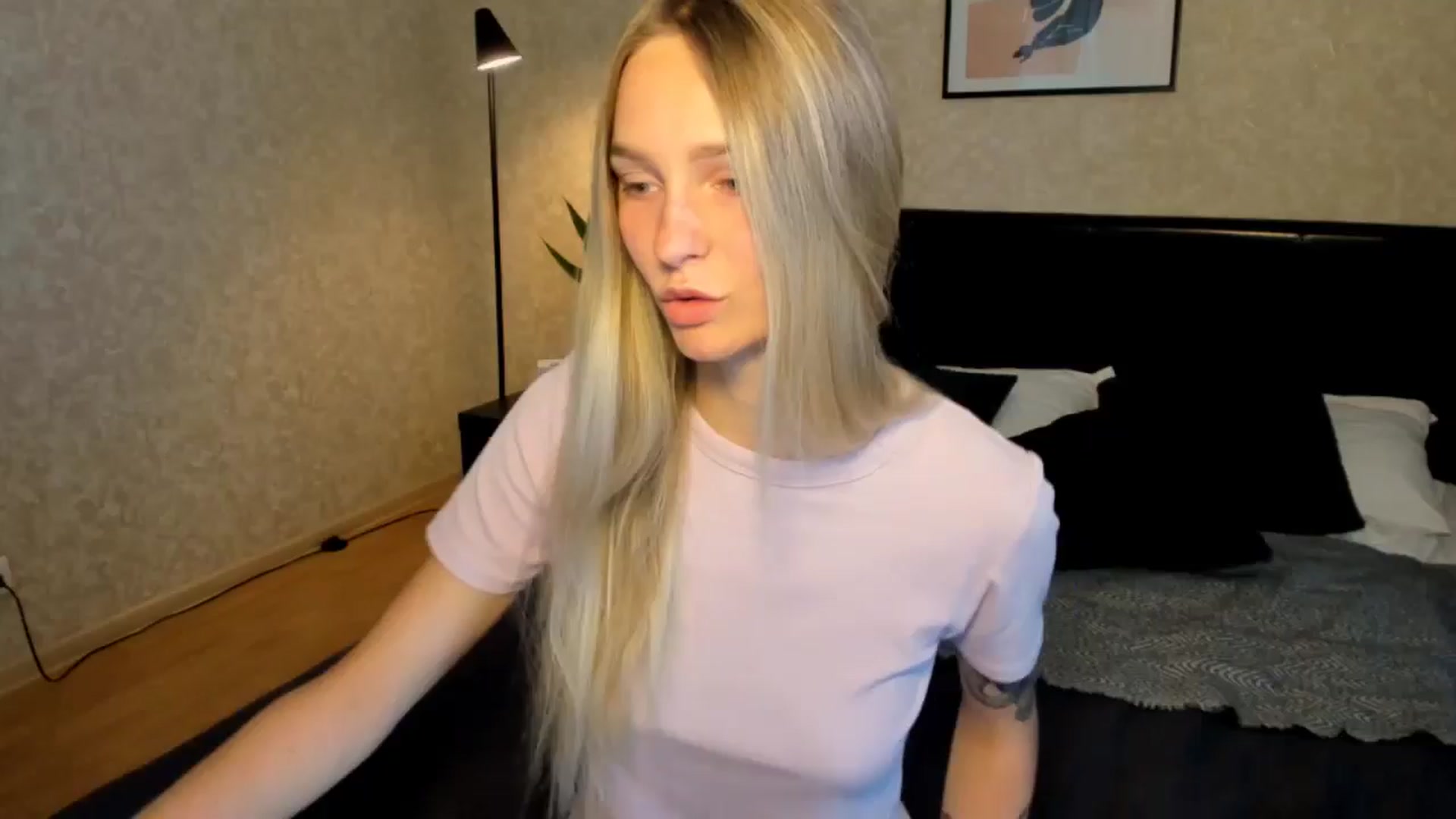 Gallery image thumbnail from Miliain's myfreecams stream on, 08/10/2025, 12:38 image 1 of 20