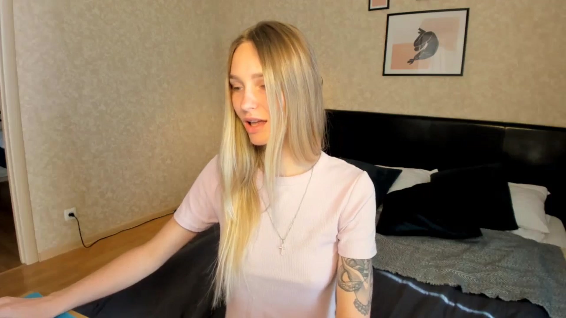 Gallery image thumbnail from Miliain's myfreecams stream on, 08/10/2025, 15:11 image 8 of 20