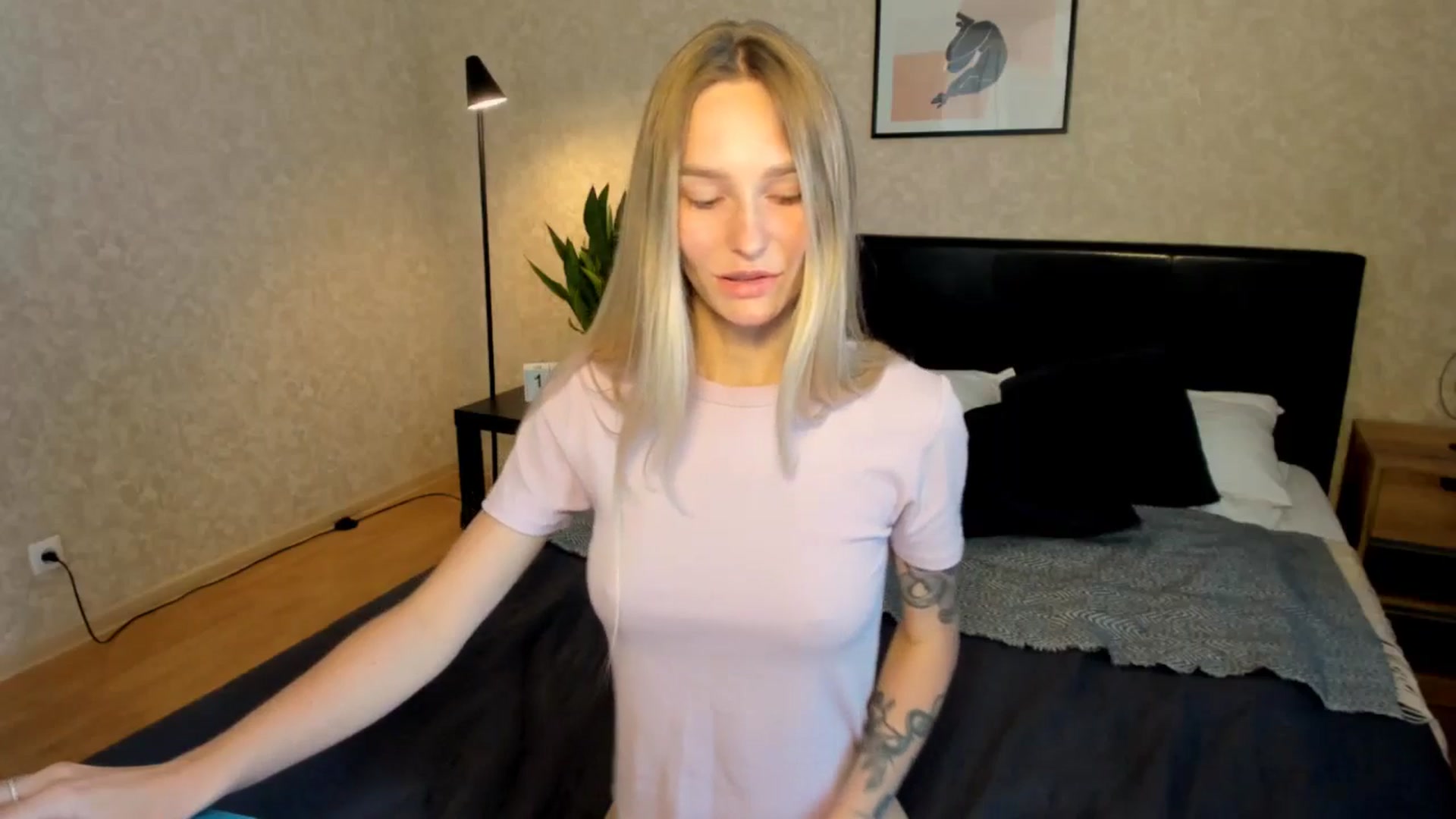 Gallery image thumbnail from Miliain's myfreecams stream on, 08/10/2025, 15:11 image 2 of 20