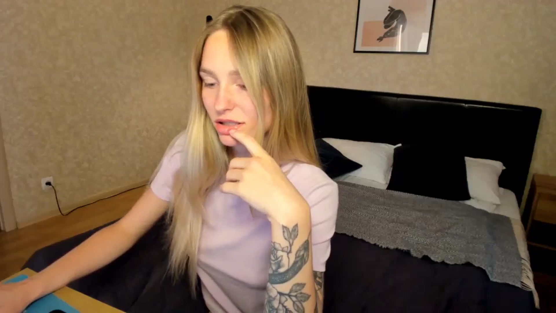 Gallery image thumbnail from Miliain's myfreecams stream on, 08/10/2025, 16:11 image 19 of 20