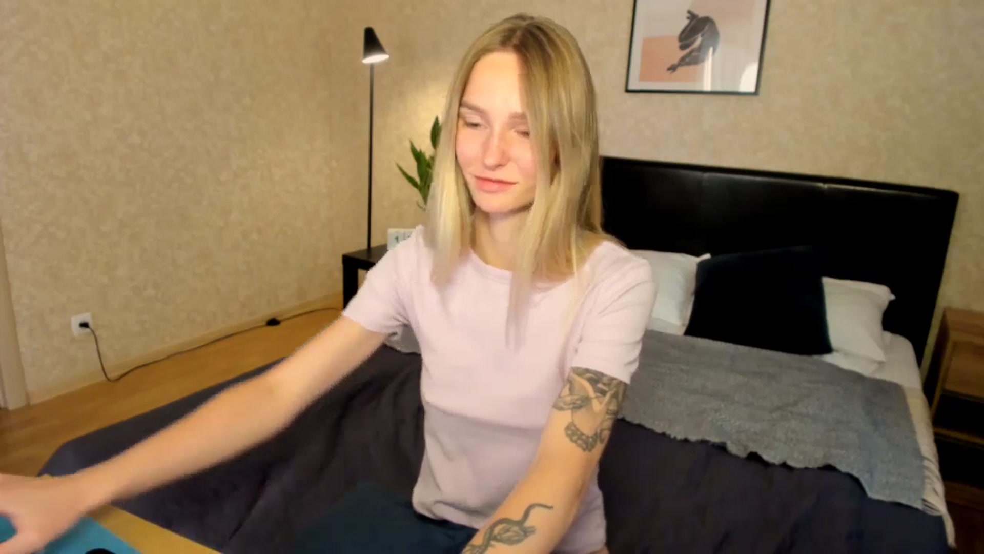 Gallery image thumbnail from Miliain's myfreecams stream on, 08/10/2025, 16:11 image 15 of 20