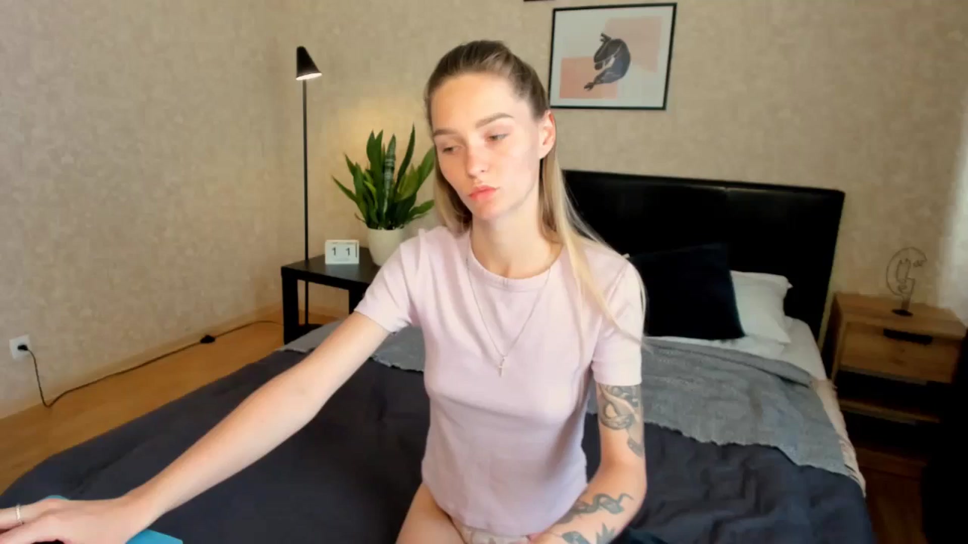Gallery image thumbnail from Miliain's myfreecams stream on, 08/11/2025, 18:32 image 1 of 20
