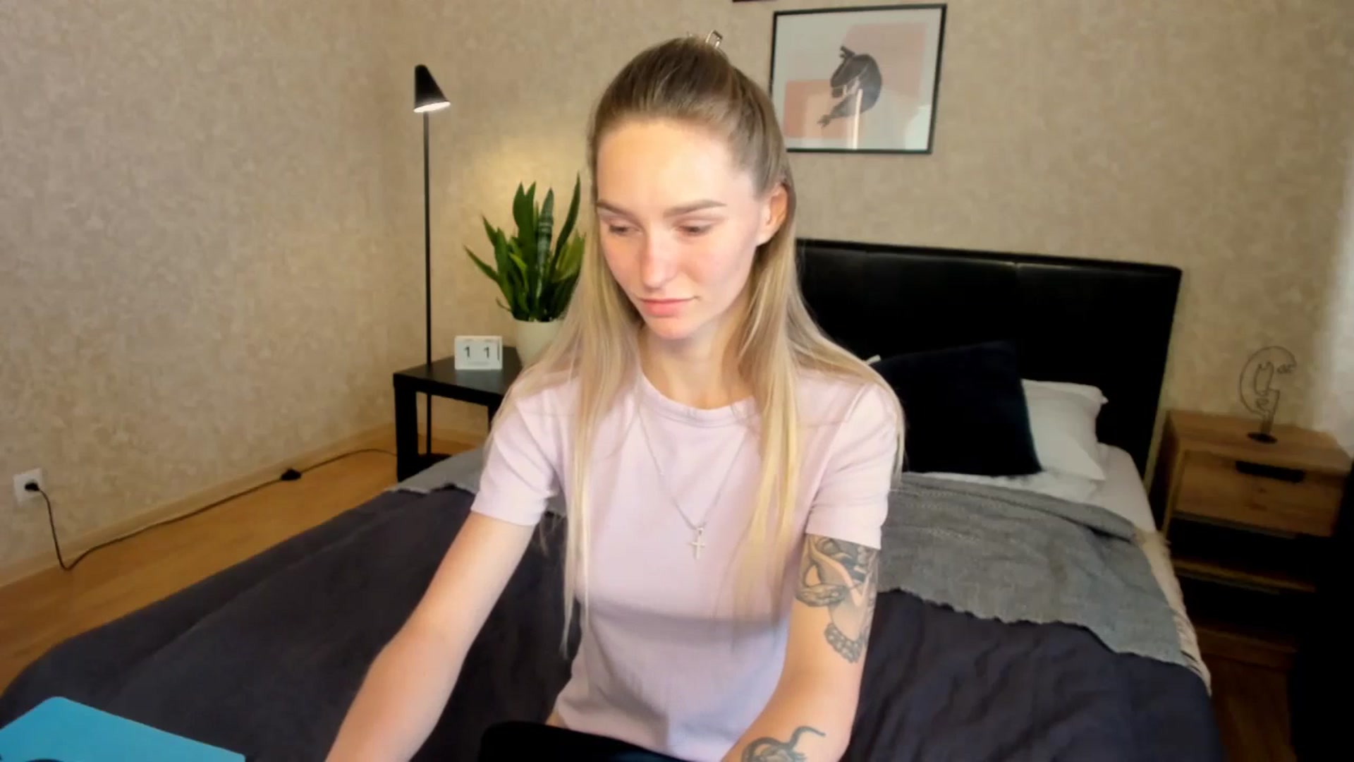 Gallery image thumbnail from Miliain's myfreecams stream on, 08/11/2025, 18:32 image 6 of 20