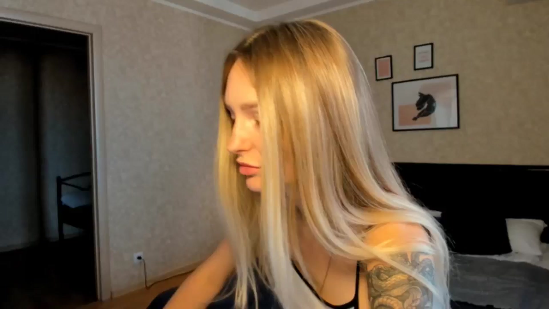 Gallery image thumbnail from Miliain's myfreecams stream on, 08/15/2025, 08:26 image 17 of 20