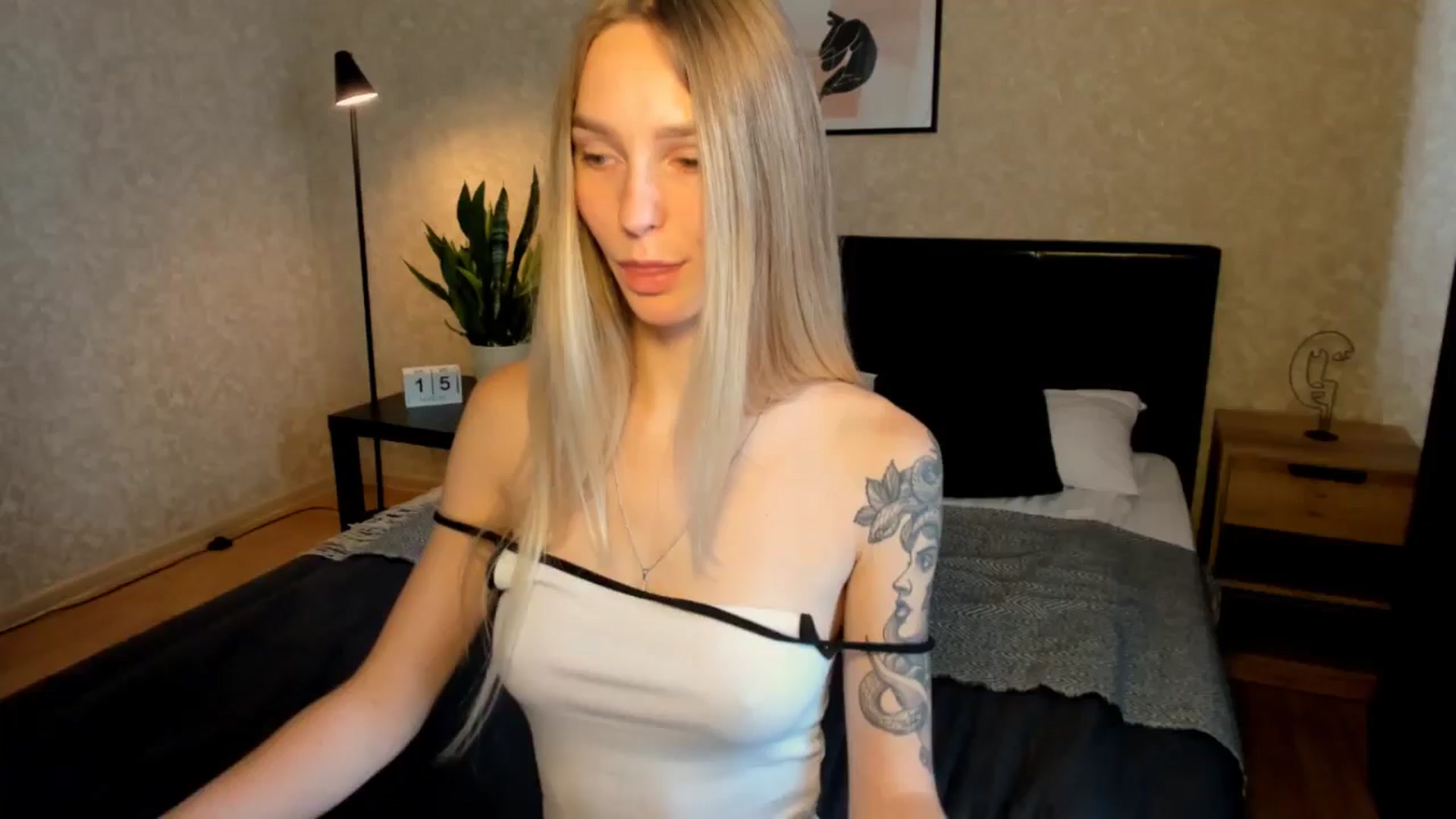 Gallery image thumbnail from Miliain's myfreecams stream on, 08/15/2025, 13:19 image 1 of 20