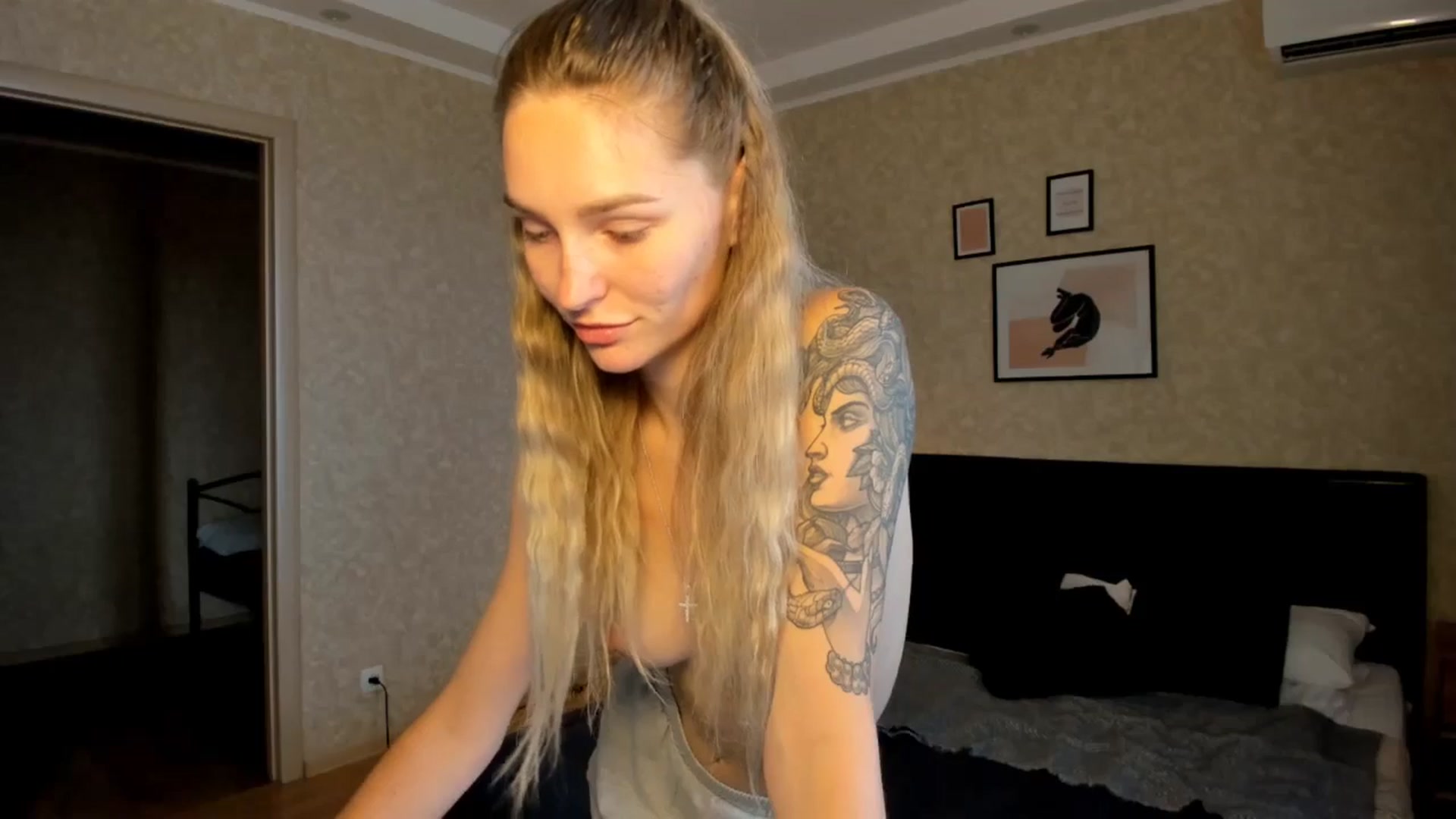 Gallery image thumbnail from Miliain's myfreecams stream on, 08/18/2025, 11:23 image 5 of 20