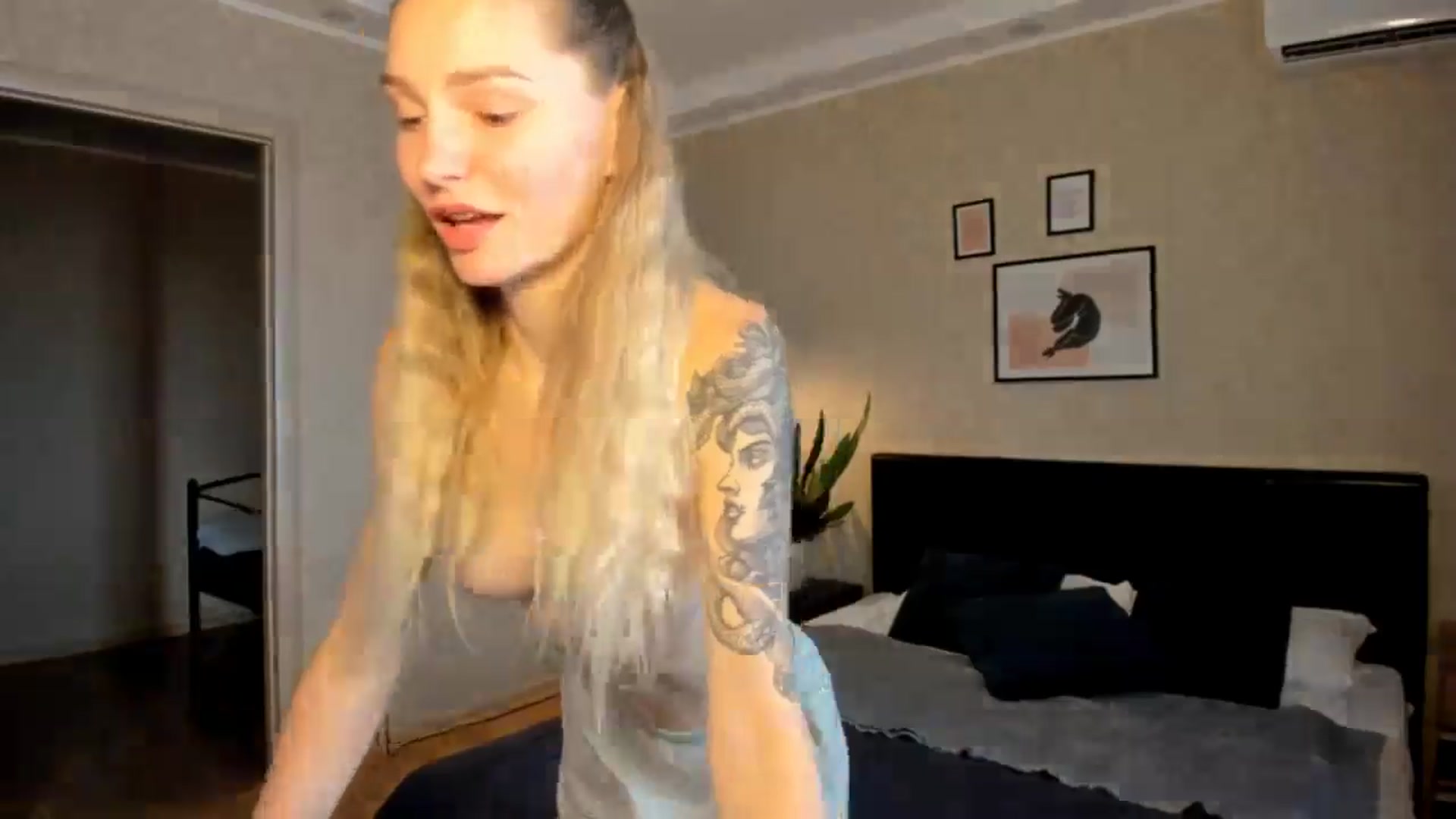 Gallery image thumbnail from Miliain's myfreecams stream on, 08/18/2025, 11:23 image 4 of 20