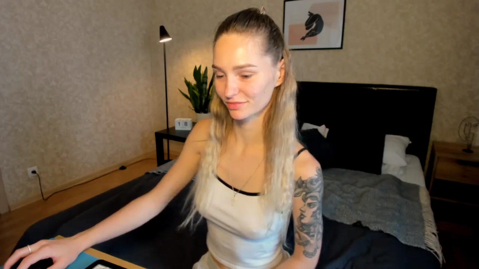 Gallery image thumbnail from Miliain's myfreecams stream on, 08/18/2025, 11:46 image 11 of 20