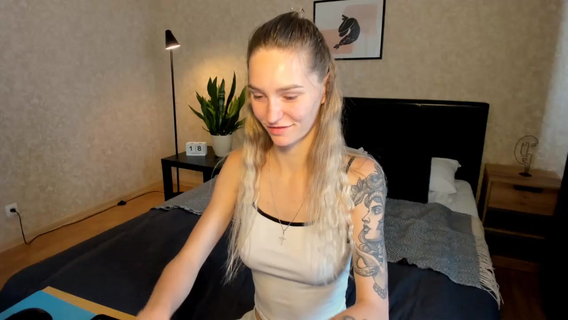 Gallery image thumbnail from Miliain's myfreecams stream on, 08/18/2025, 13:00 image 11 of 20
