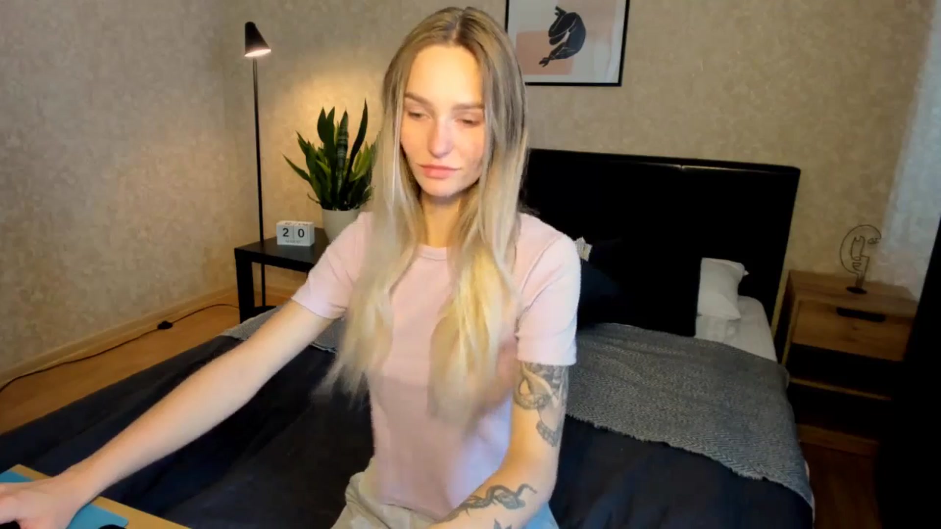 Gallery image thumbnail from Miliain's myfreecams stream on, 08/20/2025, 10:57 image 16 of 20