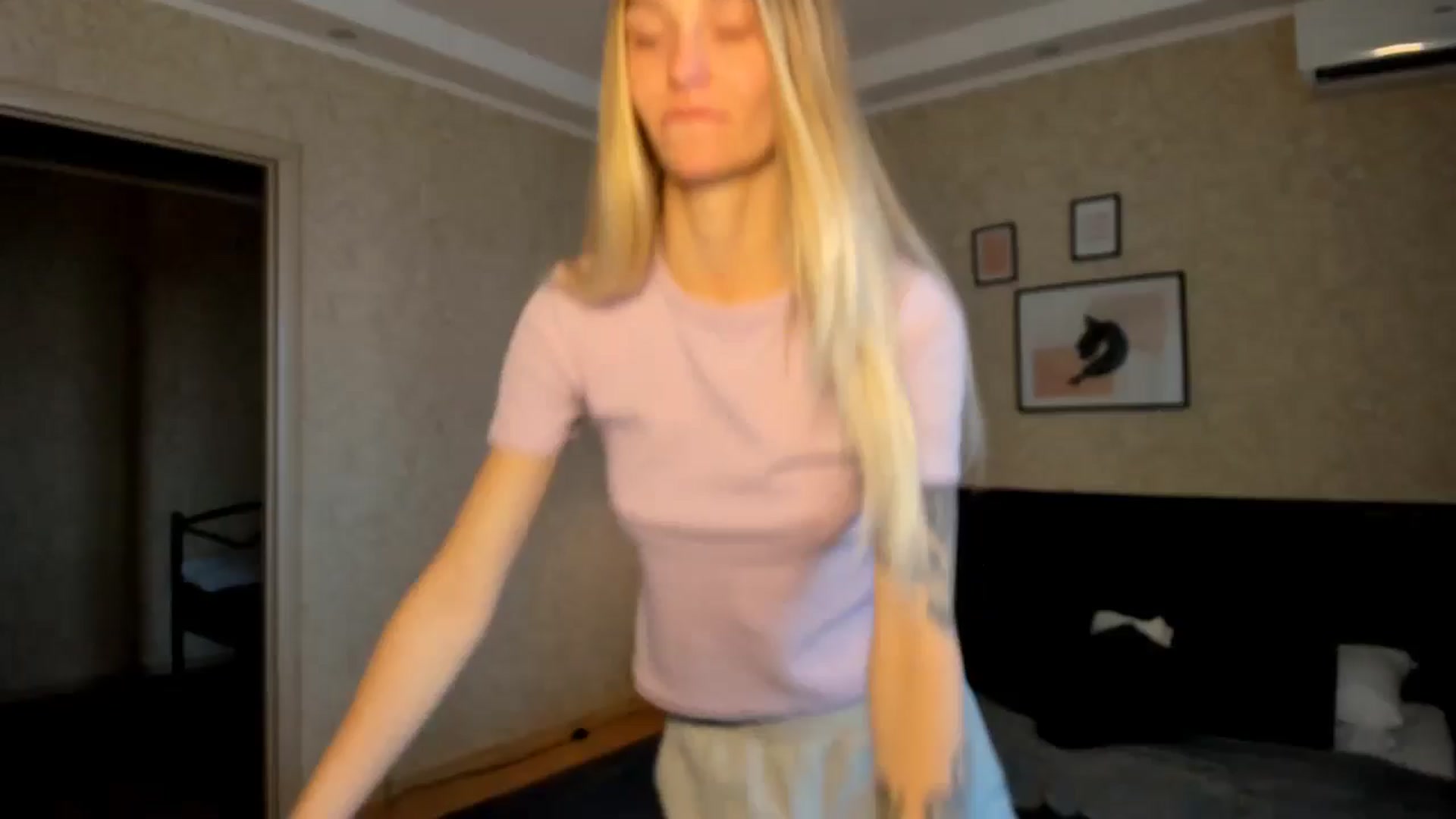 Gallery image thumbnail from Miliain's myfreecams stream on, 08/20/2025, 11:39 image 19 of 20