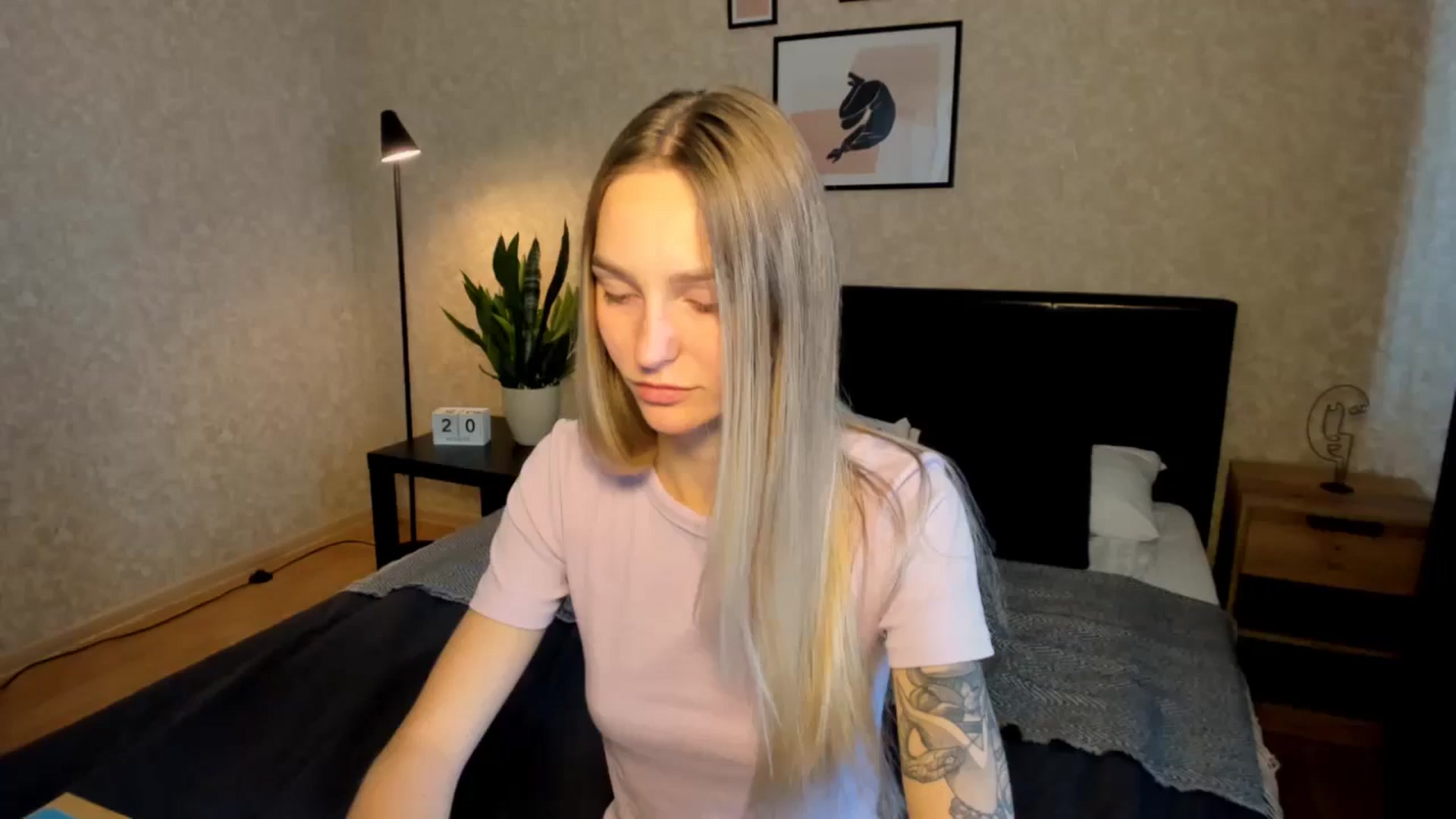 Gallery image thumbnail from Miliain's myfreecams stream on, 08/20/2025, 11:39 image 8 of 20