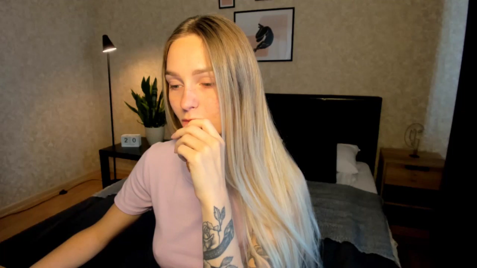 Gallery image thumbnail from Miliain's myfreecams stream on, 08/20/2025, 11:39 image 1 of 20
