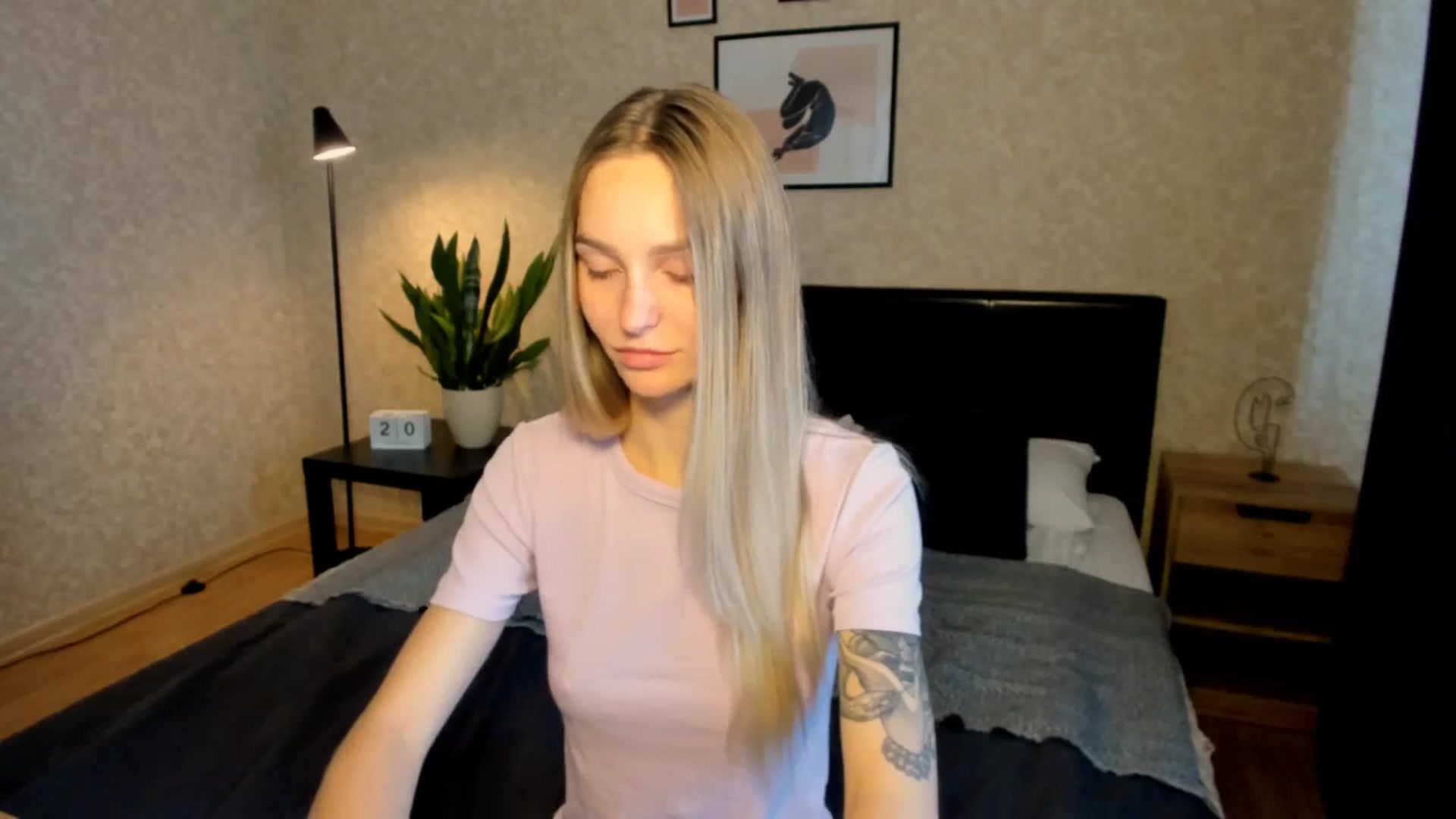 Gallery image thumbnail from Miliain's myfreecams stream on, 08/20/2025, 11:39 image 5 of 20