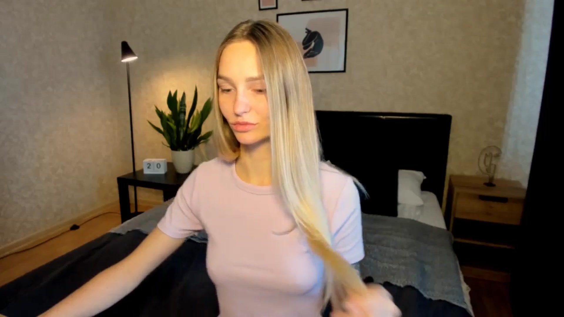 Gallery image thumbnail from Miliain's myfreecams stream on, 08/20/2025, 11:39 image 4 of 20