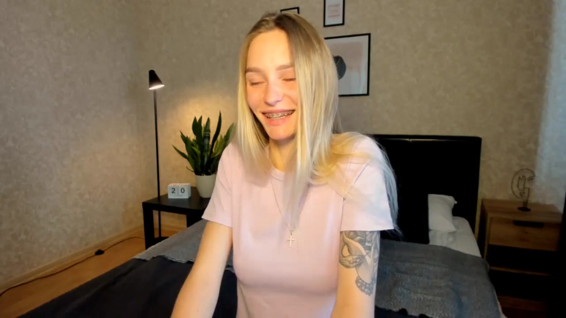 Gallery image thumbnail from Miliain's myfreecams stream on, 08/20/2025, 12:56 image 8 of 20