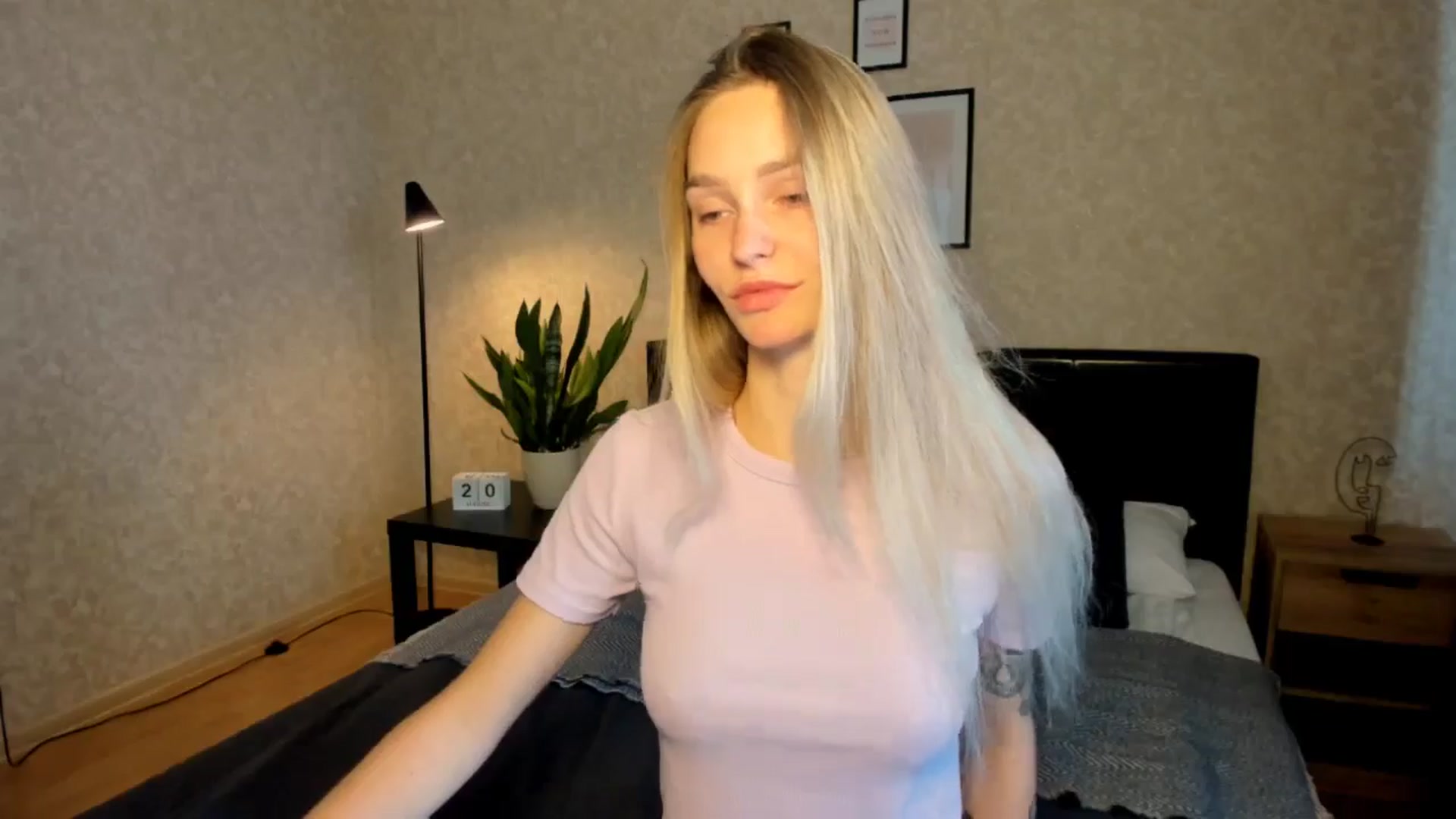 Gallery image thumbnail from Miliain's myfreecams stream on, 08/20/2025, 12:56 image 2 of 20