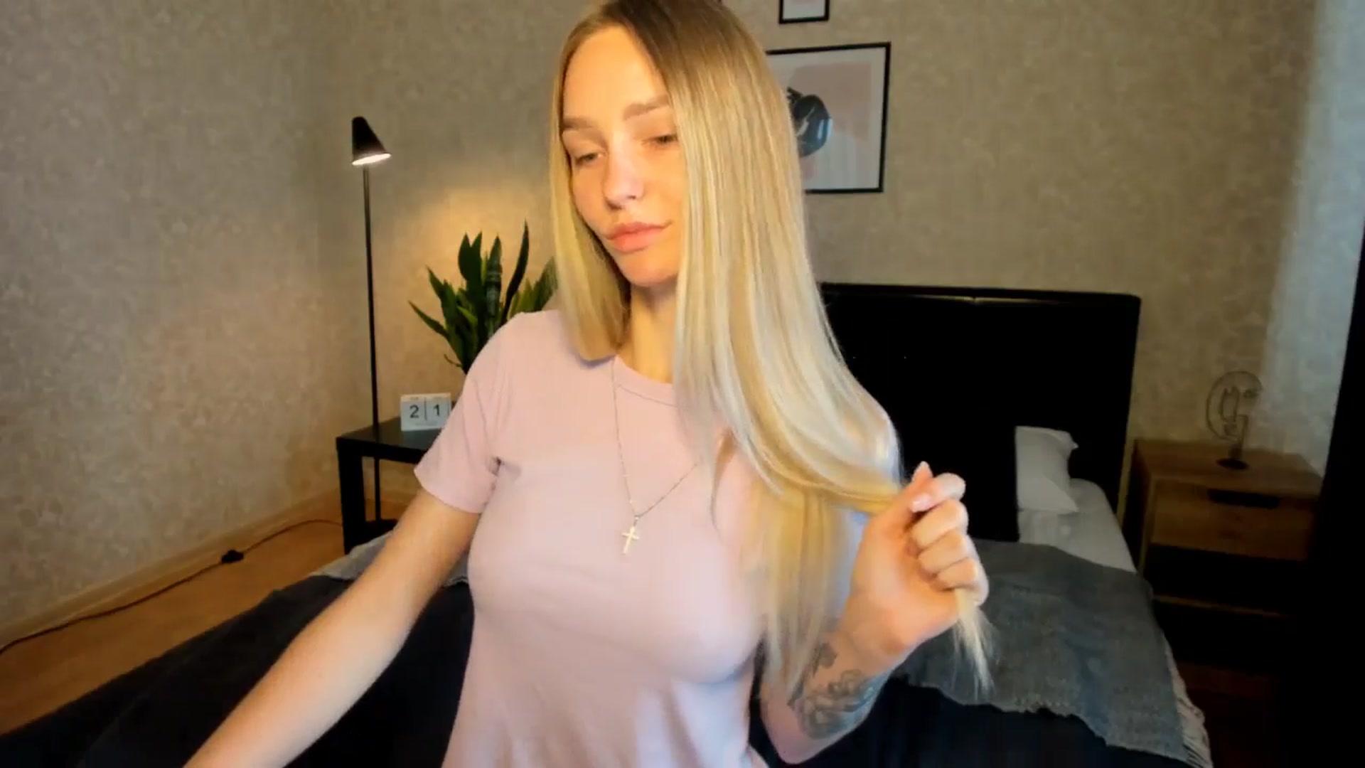 Gallery image thumbnail from Miliain's myfreecams stream on, 08/21/2025, 12:53 image 19 of 20