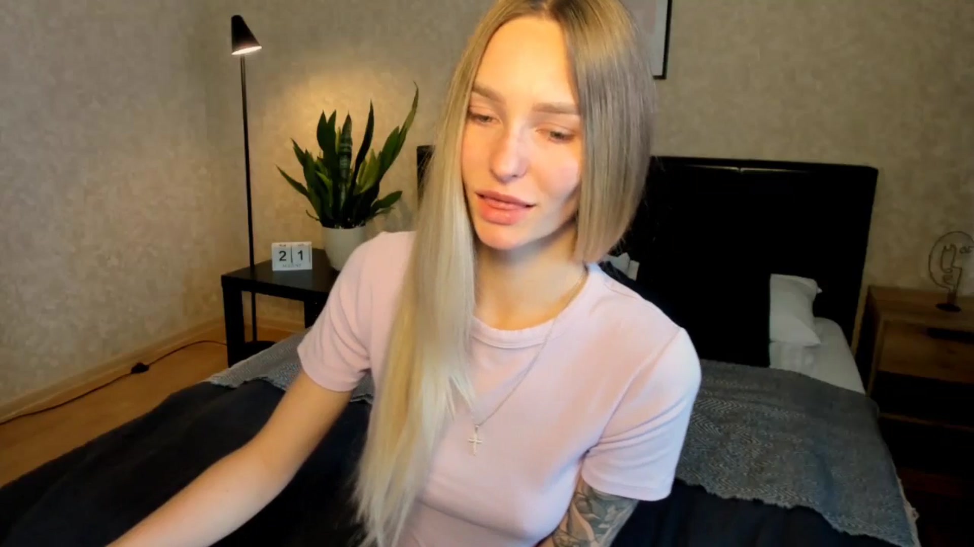 Gallery image thumbnail from Miliain's myfreecams stream on, 08/21/2025, 12:53 image 12 of 20
